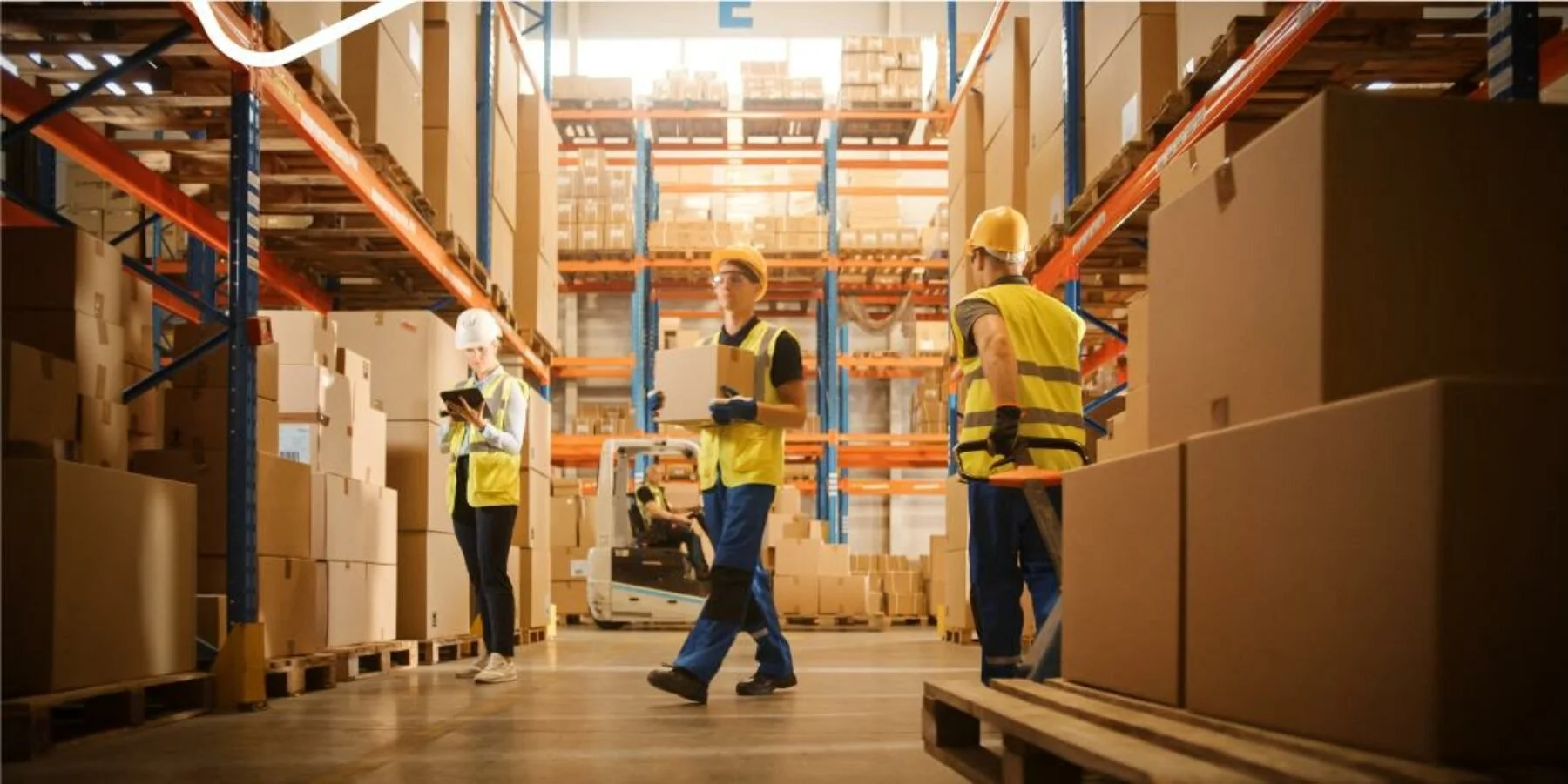 Tips-for-Recruiting-and-Retaining-Warehouse-Staff_Featured-PRF2-1800x0-c-default.jpg