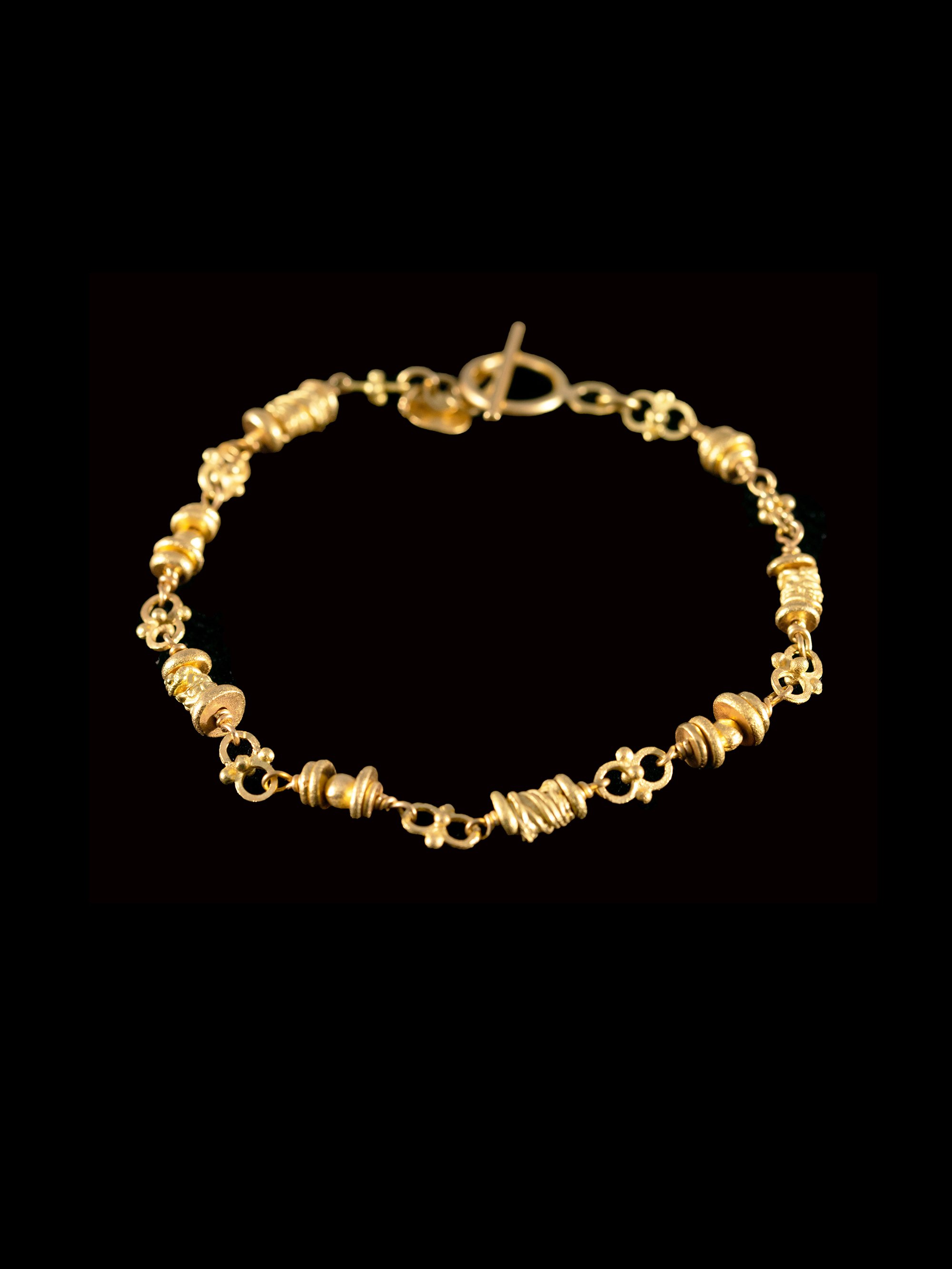 Gold Bracelets for Women | Gold bracelet for women, Gold bracelet, 22 carat  gold jewellery