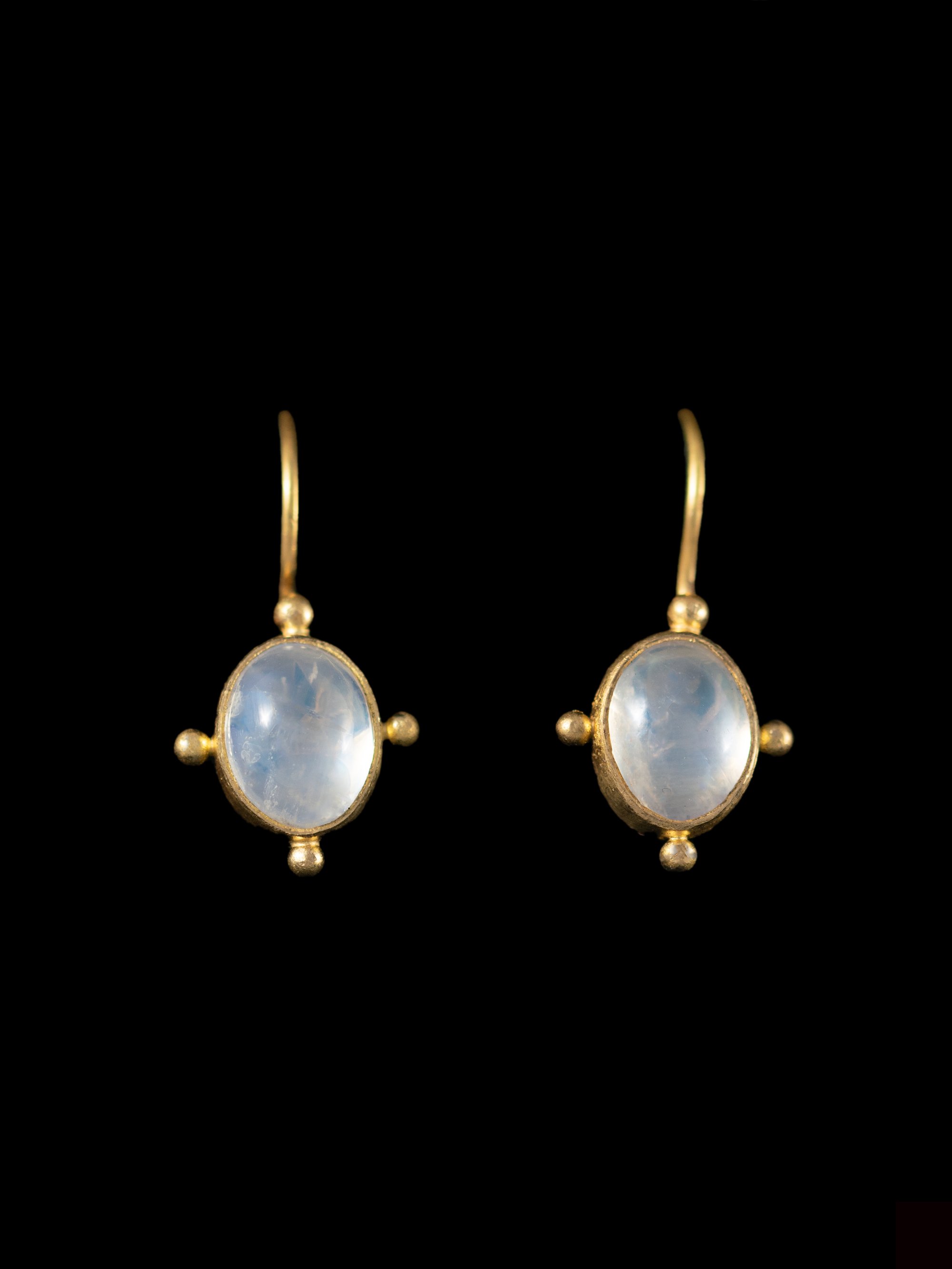 Cabochon Moonstones