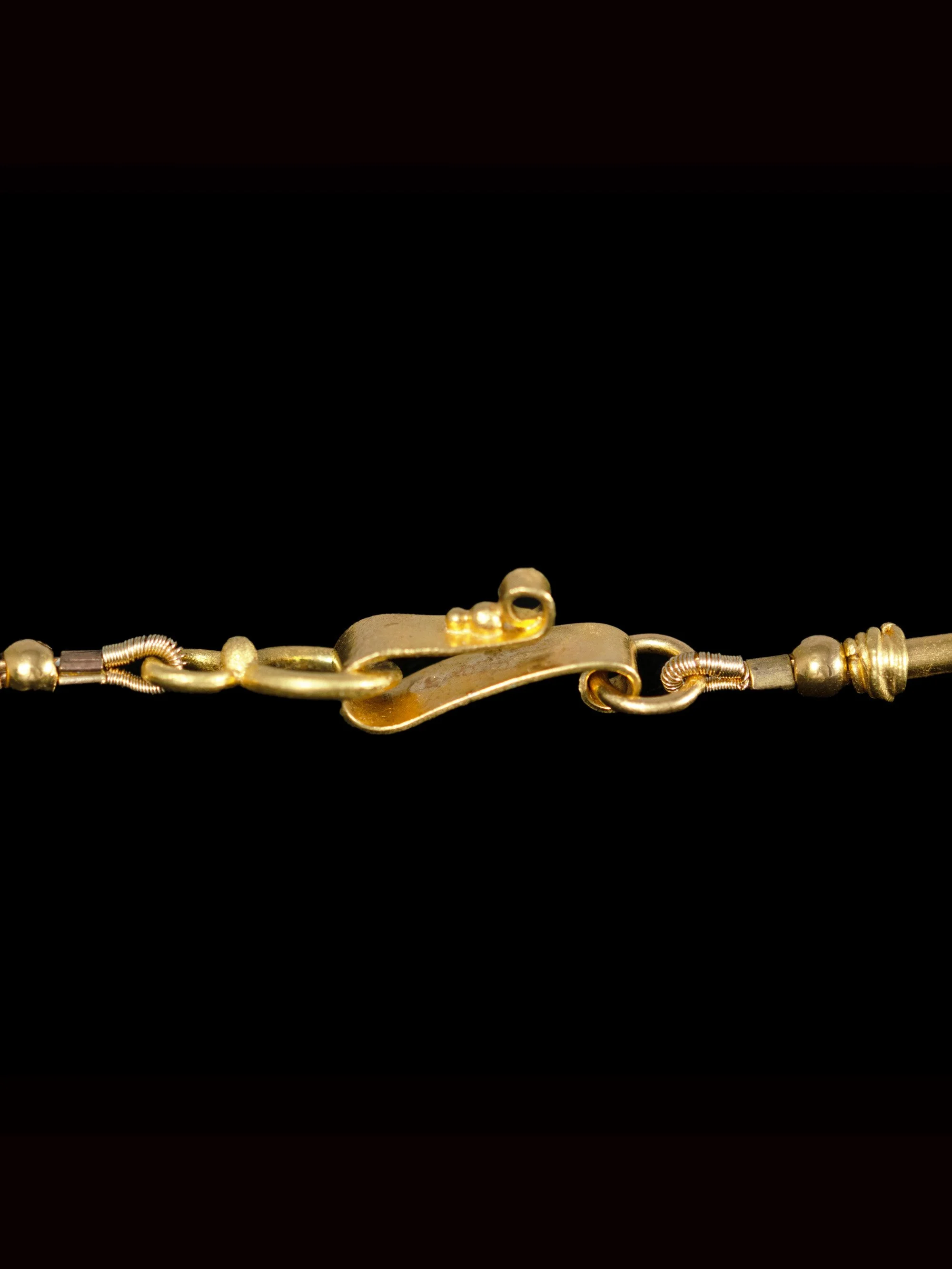 NAN1803-clasp-Polly-Gasston.jpg