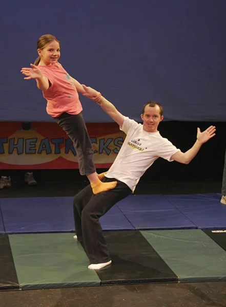 circustheatricks.com