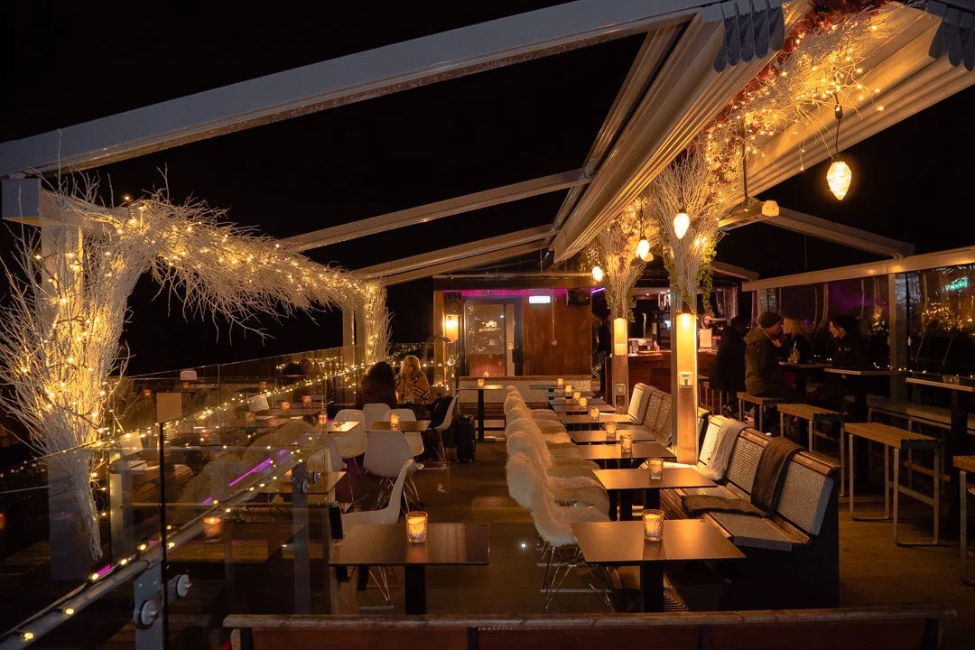 P_Roof_Night1144087.jpg