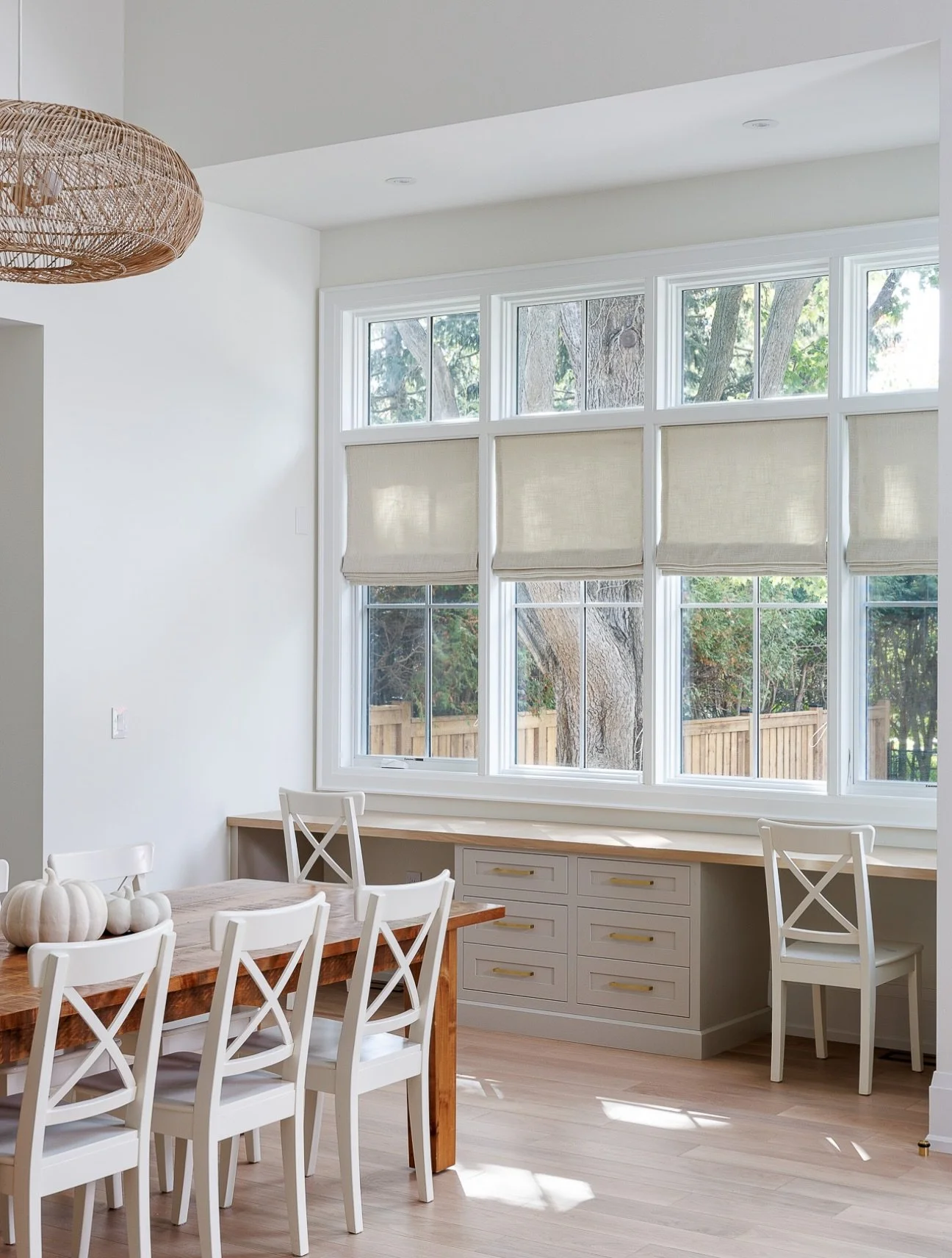 THE TRADITIONAL OAK | A quiet balance of beauty and function.

Natural light, tailored millwork, and timeless finishes create a space that feels as effortless as it is intentional.

Carefully crafted. Thoughtfully designed 🤍

#customhomebuilding #cu