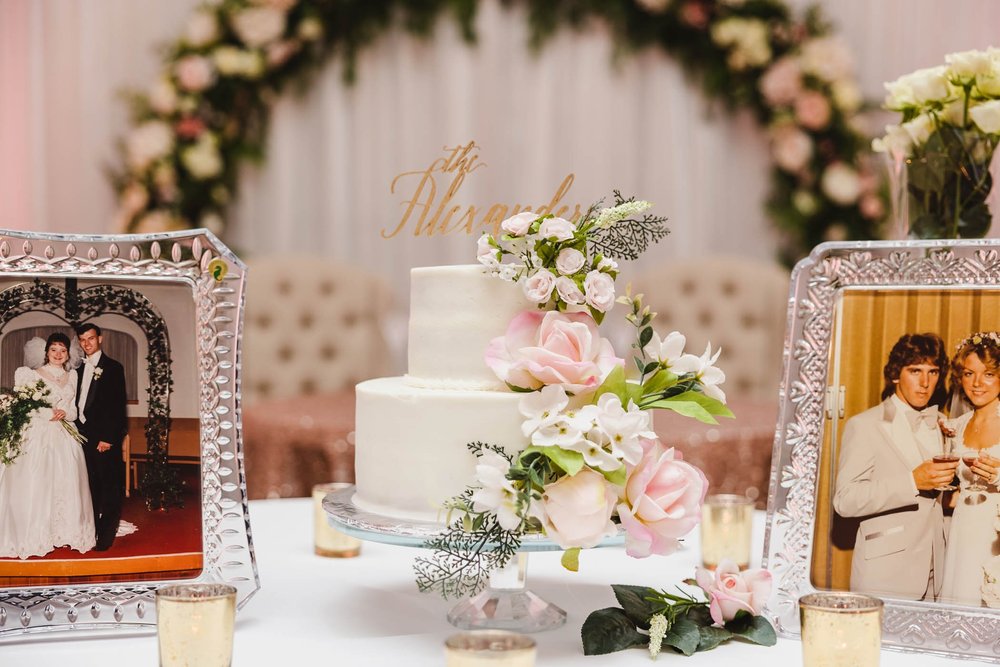 Wedding cake with parents wedding pictures