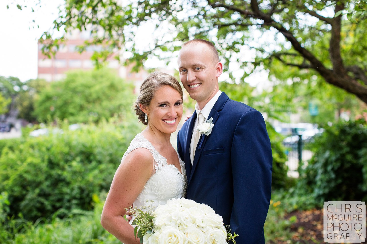 bride groom outdoor portrait