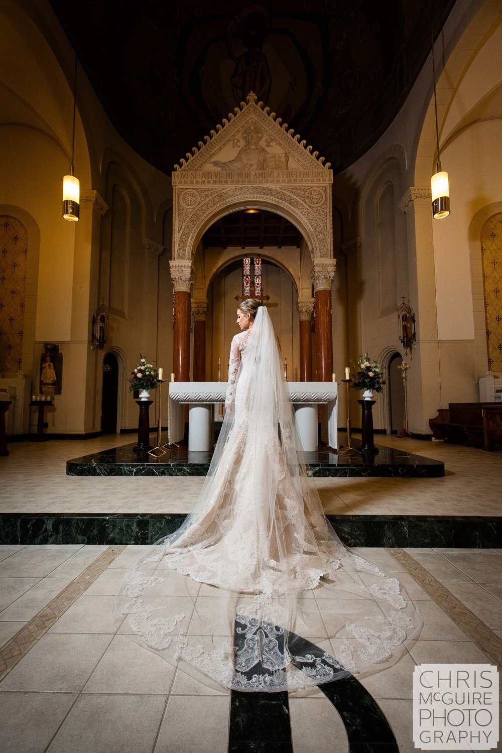 bride dress veil in church