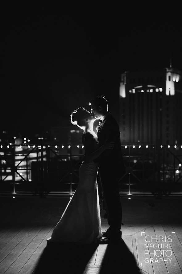 wedding portrait skyline night