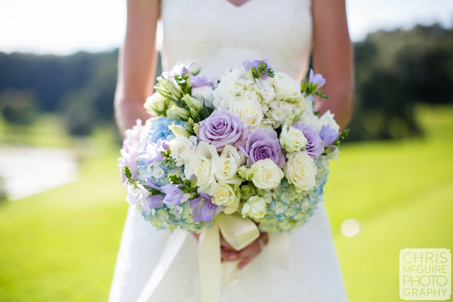 bridal bouquet country club wedding