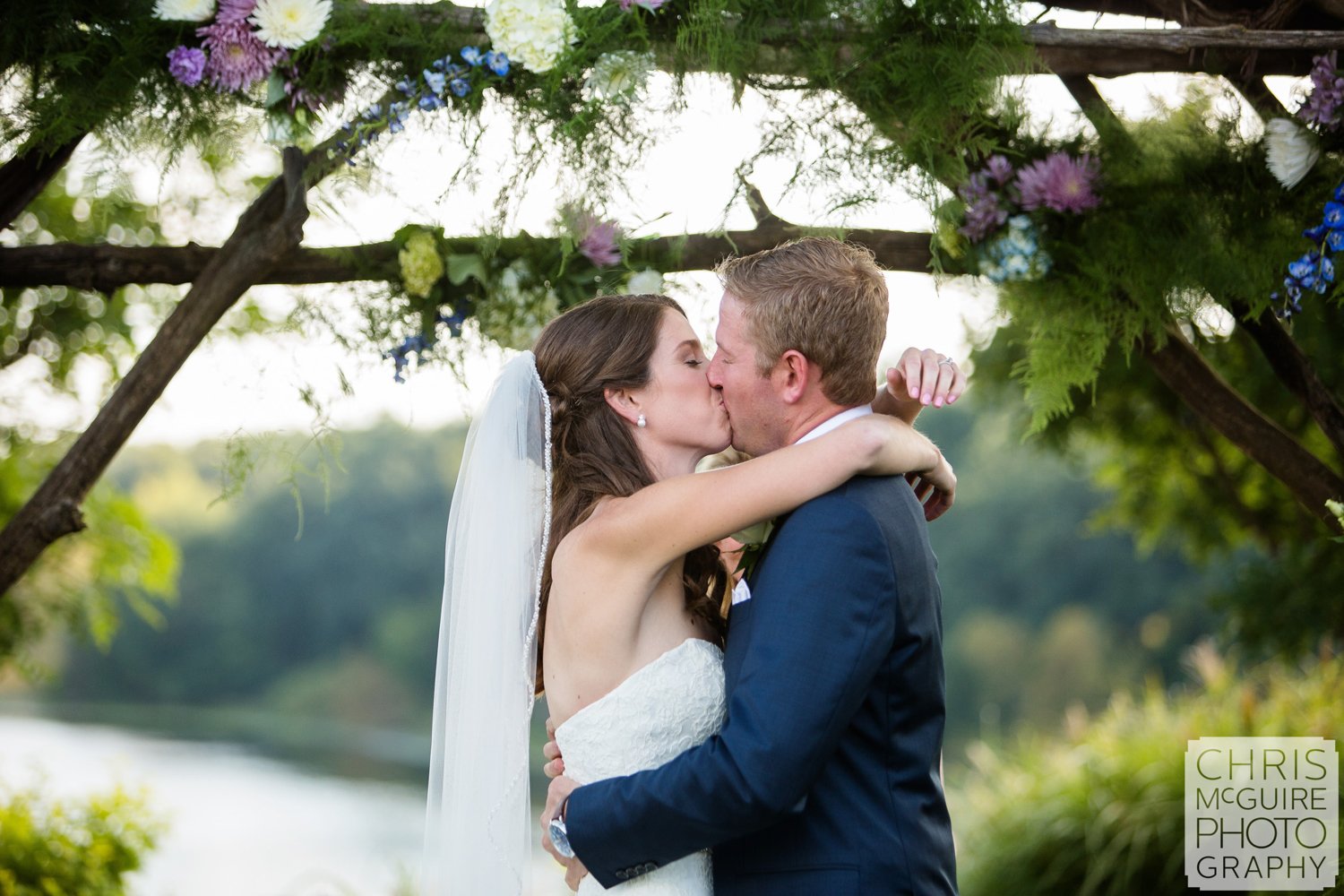 first kiss outdoor wedding country club peoria