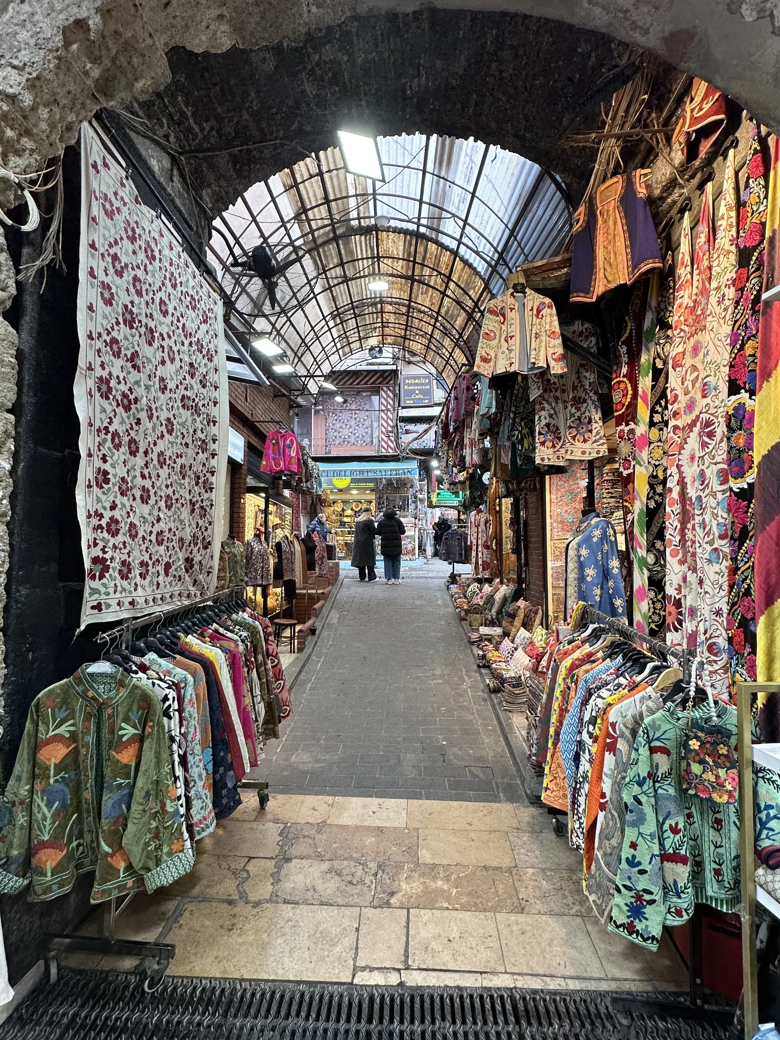 Private shopping assistance for handcrafted pieces in Istanbul