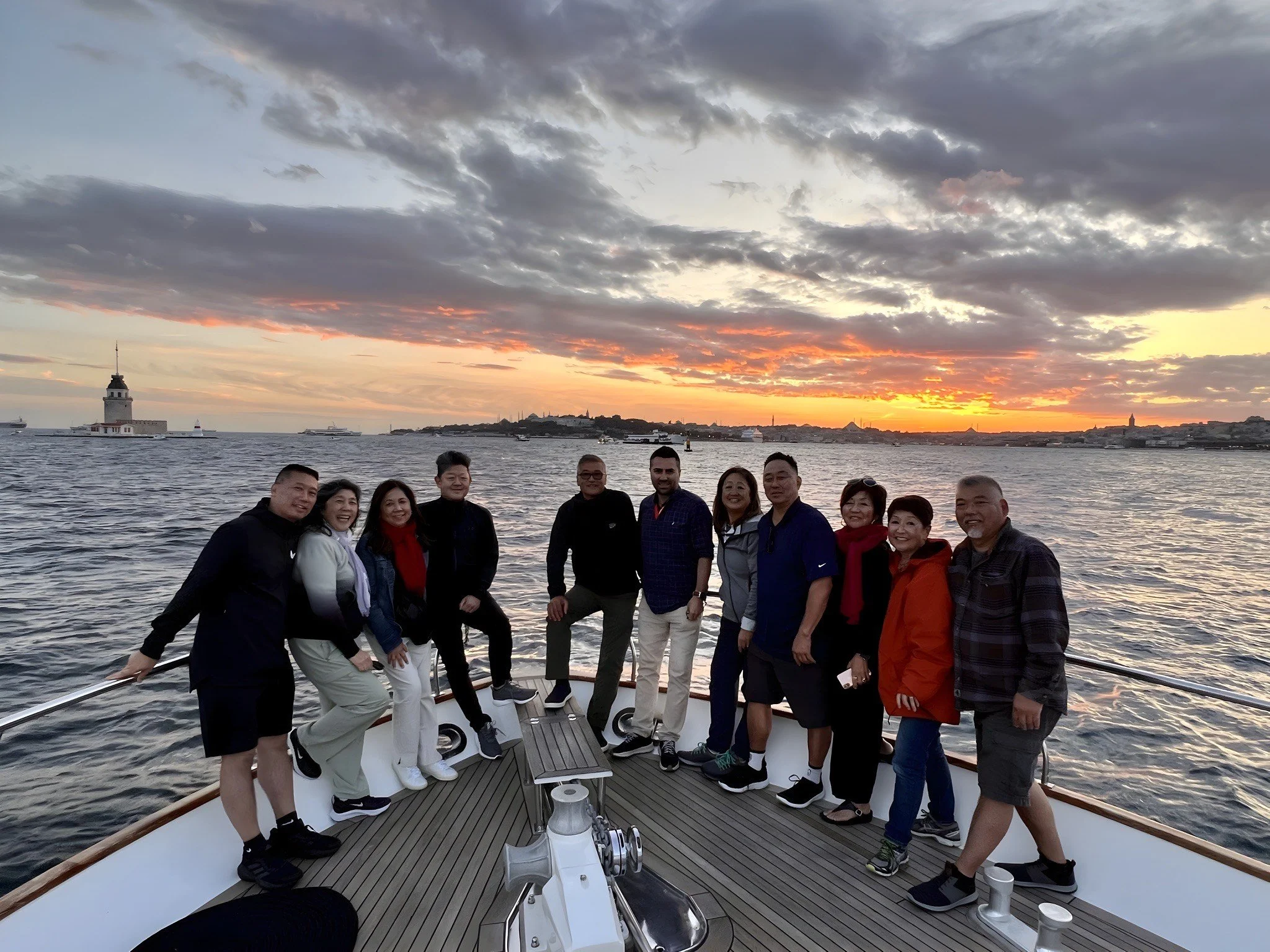 Private and guided Bosporus tour with wine tasting in private yatch