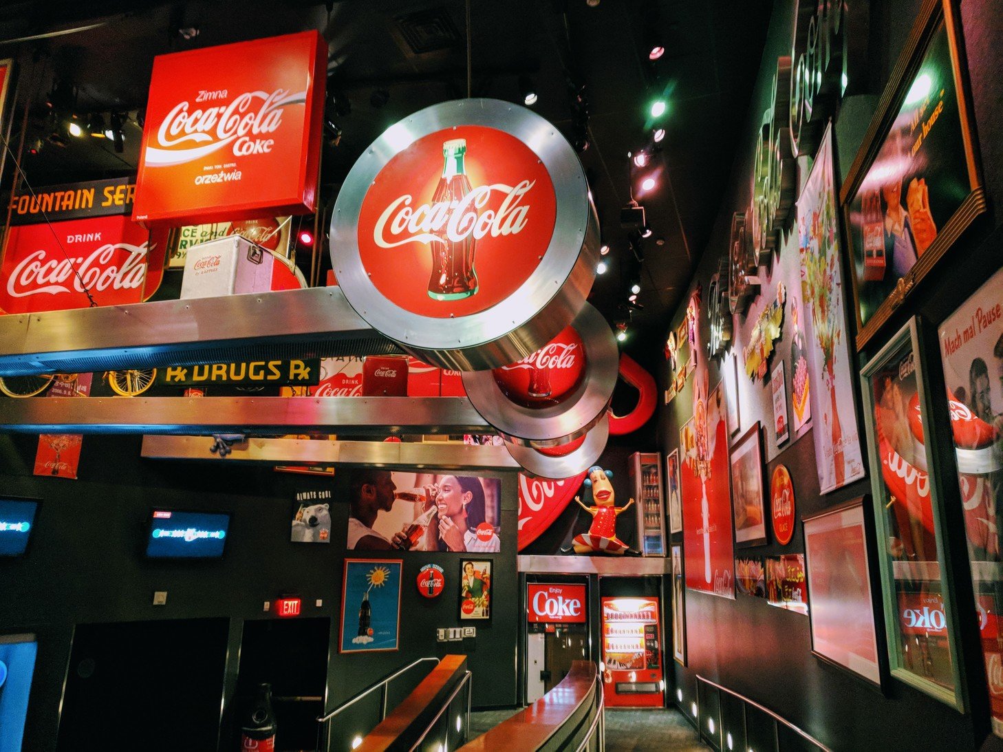 AtlantaWorldofCocaColaSigns2.jpg