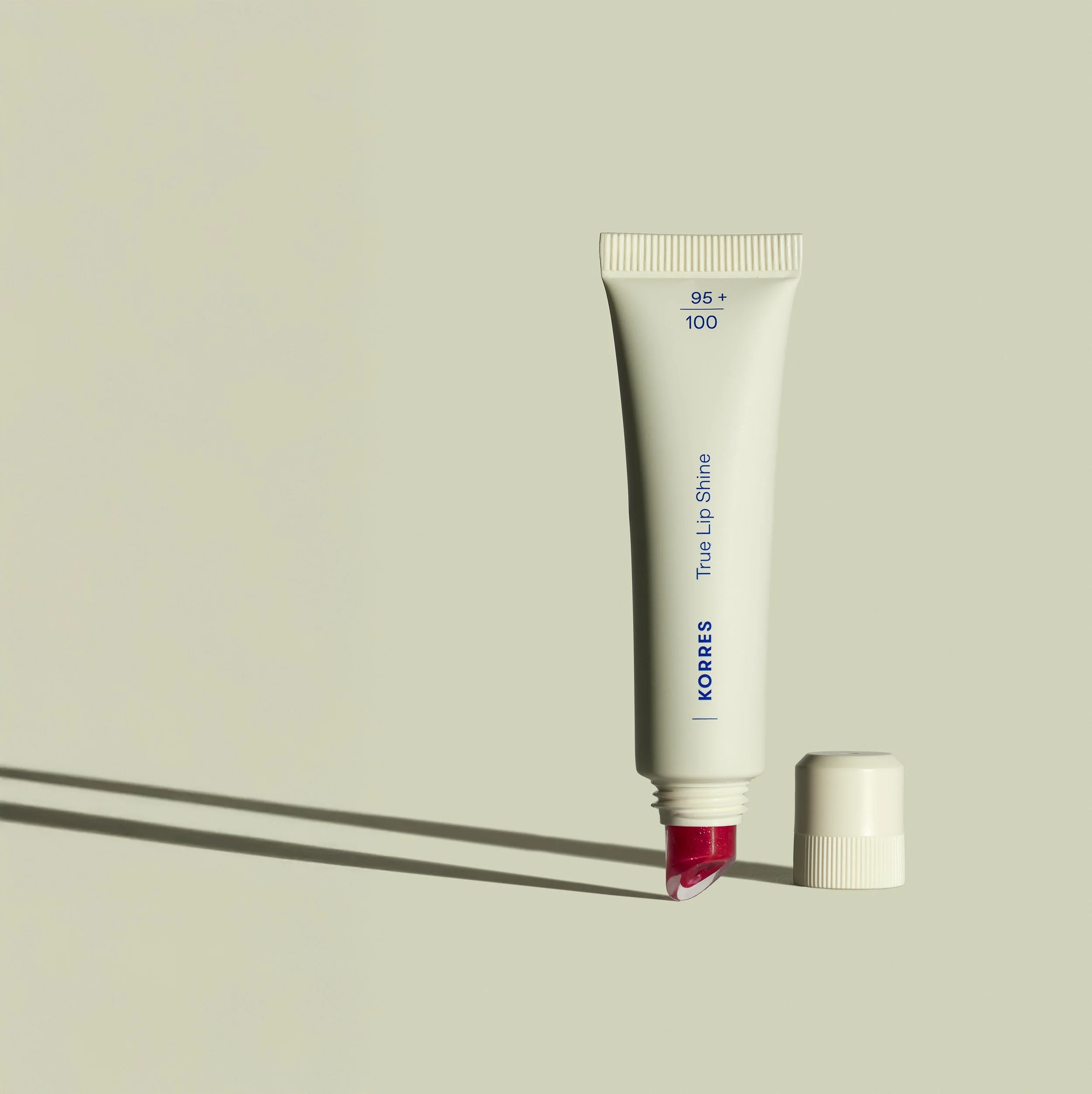 EDITED_26A2257_TRUE LIP SHINE_with Cap_52.jpg