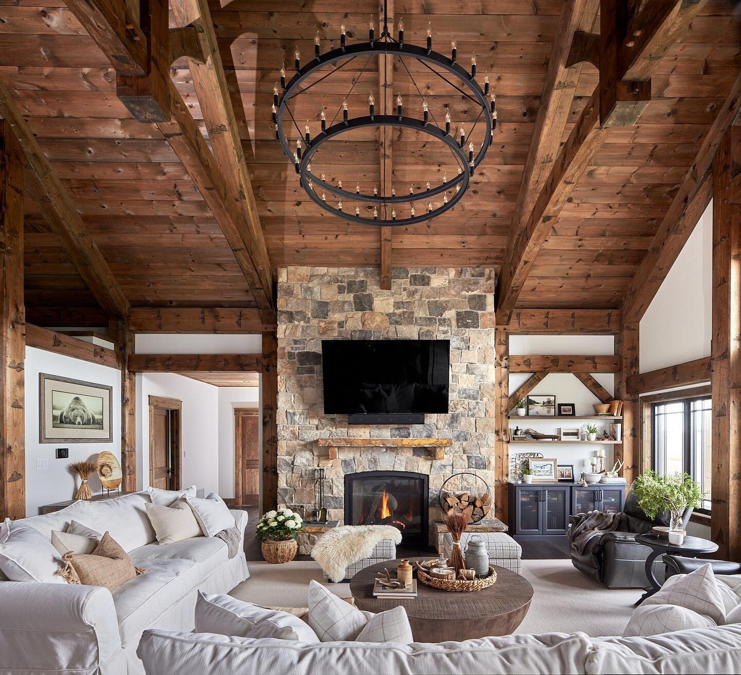 When we came on board the #CopetownRanch a lot of selections had already been made. 

The fireplace stone, the trusses, the windows, the cabinetry and floors were perfection thanks to @augustoakinteriors . 

We jumped right in to choose some incredib