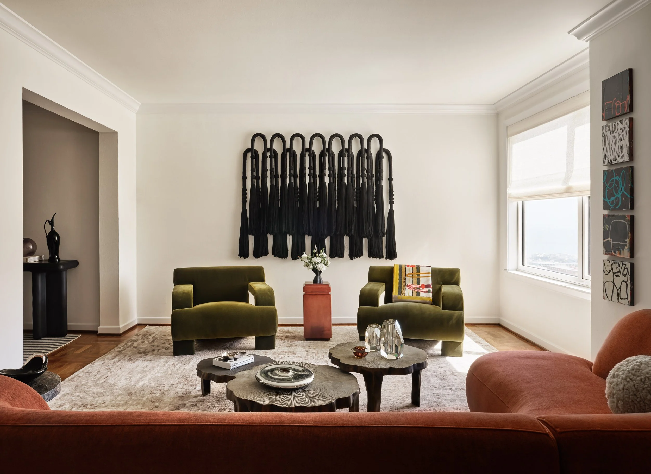 1000Green_402_Living_02.jpg