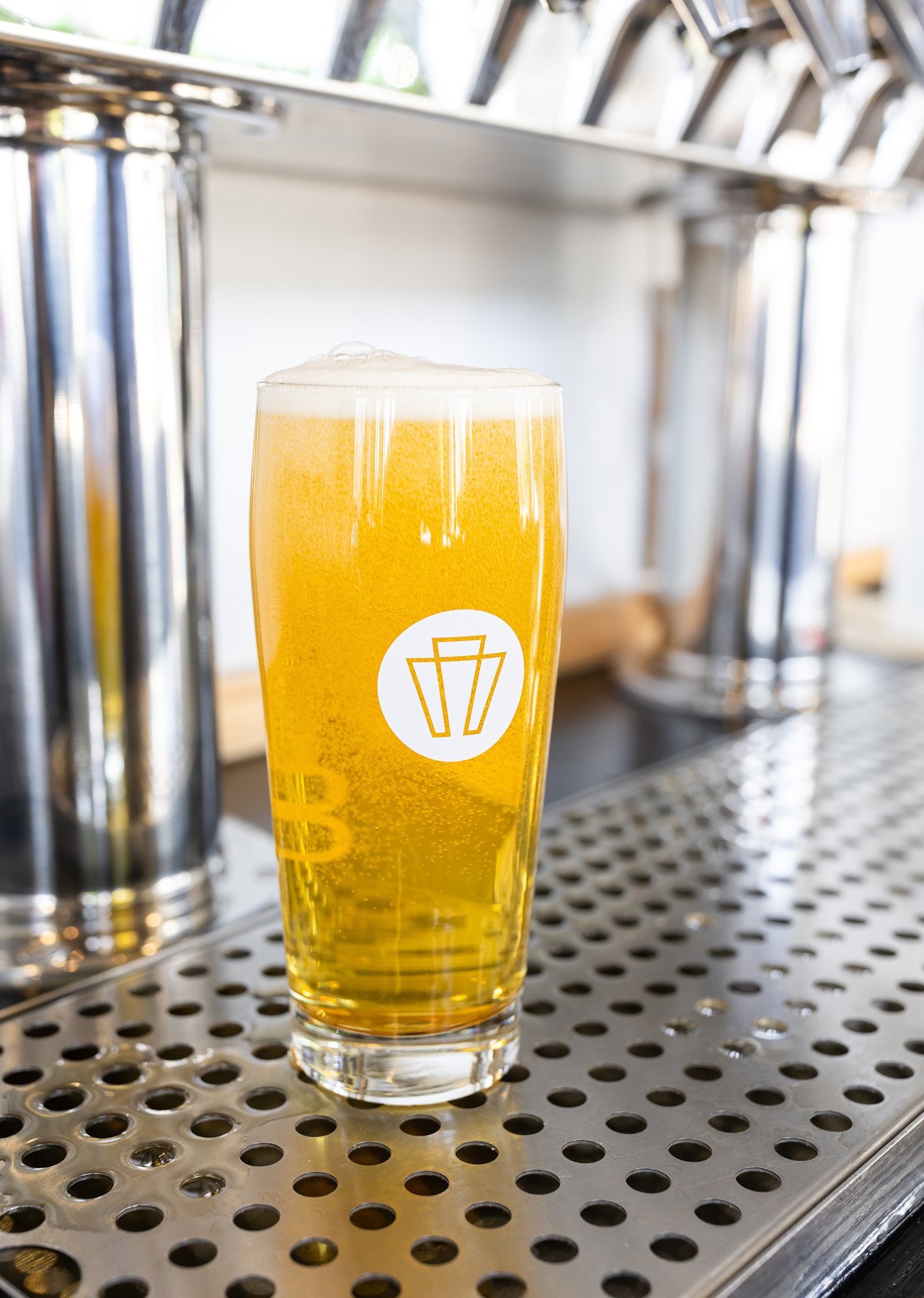 Levelheaded | Cream Ale | 4.3% ABV | Crisp and refreshing cream ale. An easy drinker
with a touch of sweetness and a slightly
creamy mouthfeel.