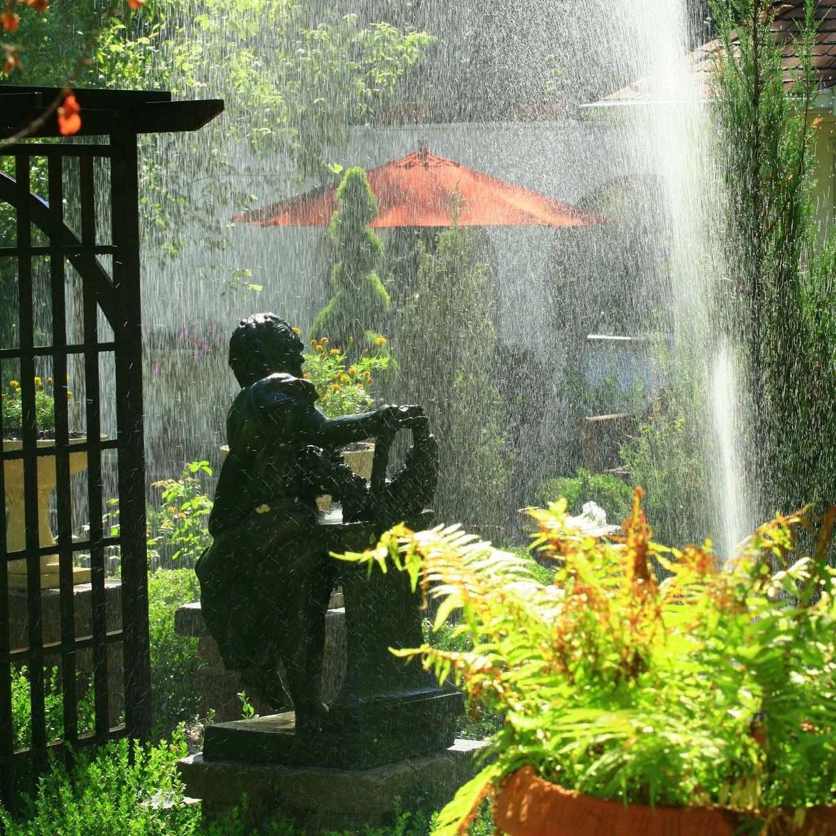 The official website of The Garden Villa Columbus, Outdoor Garden