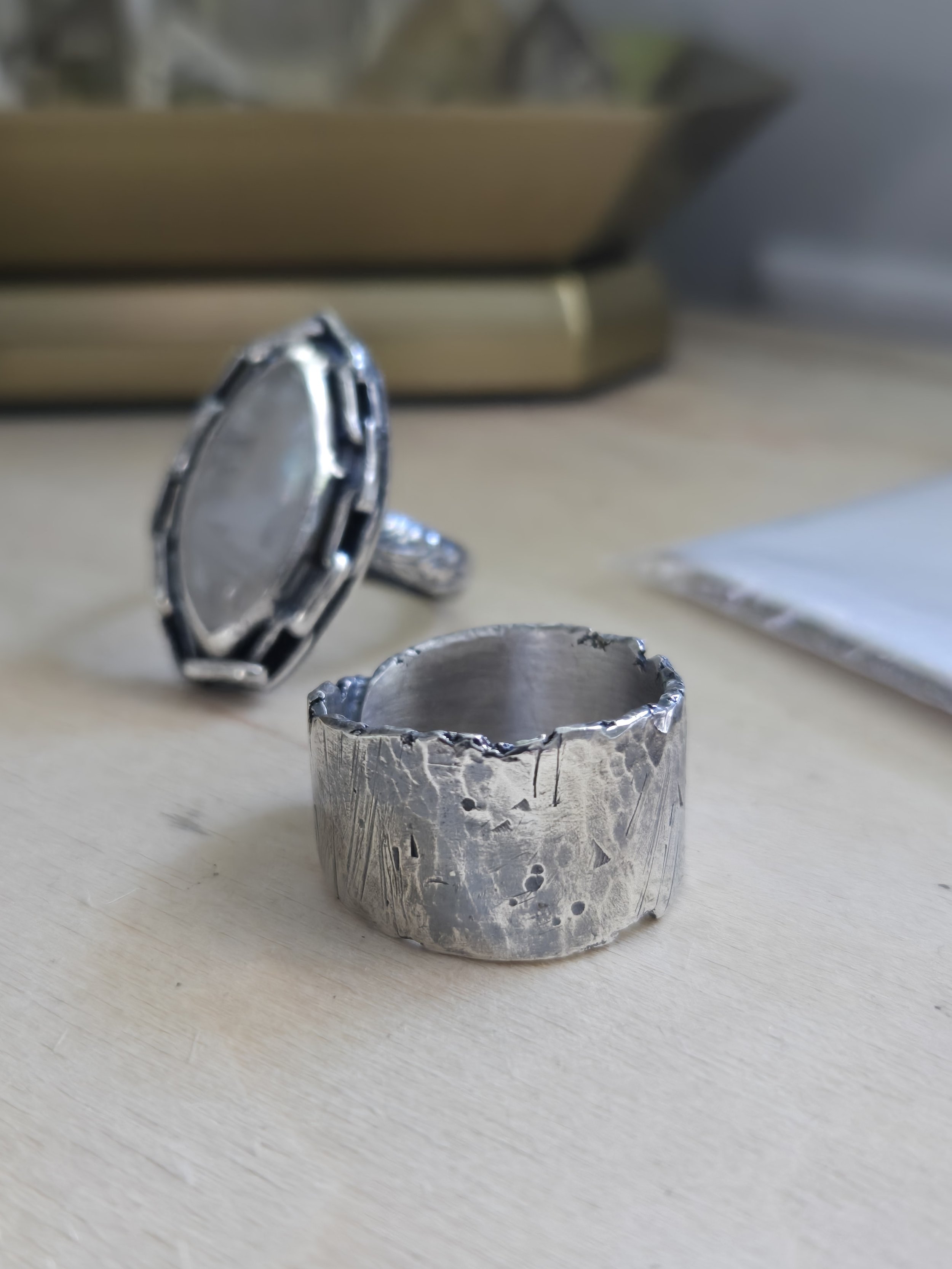 Uneven ring no.4 size 10.5