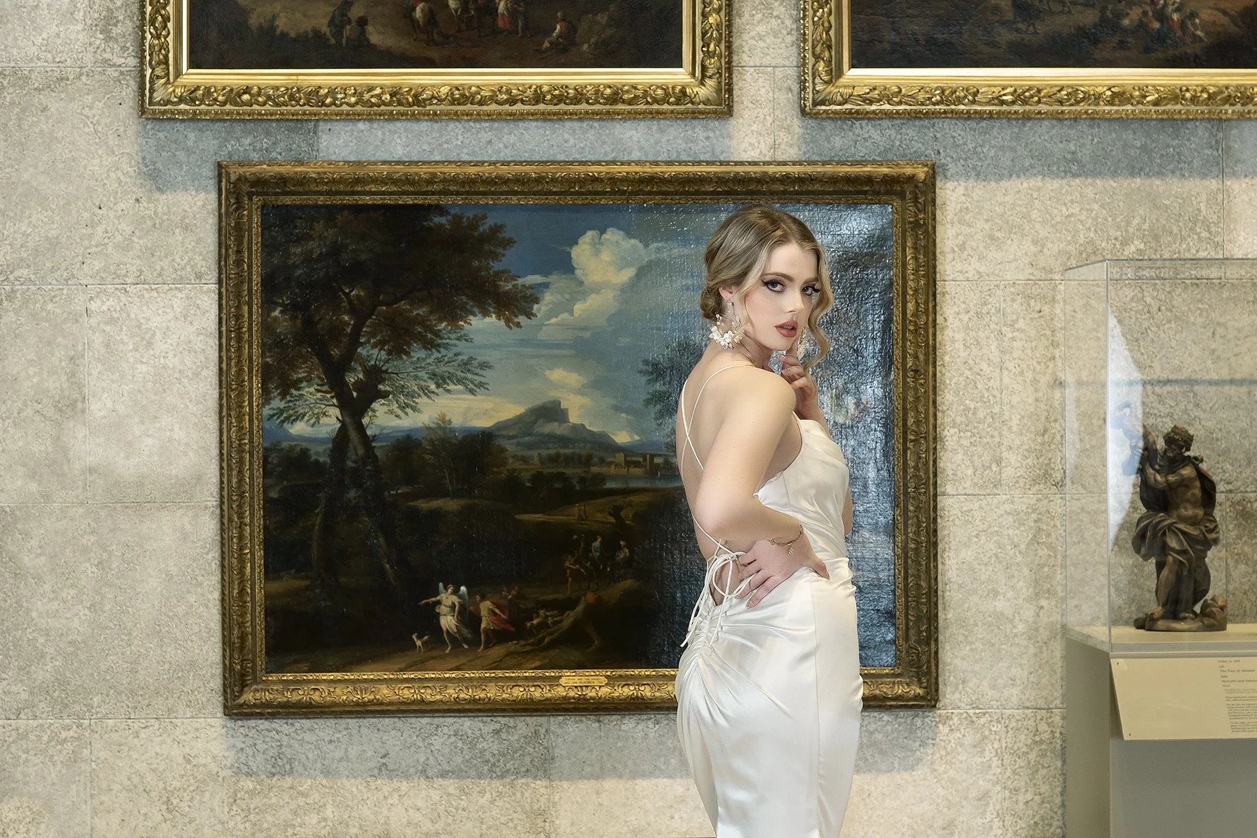 Photo: Greg Hollar
Model: Ava Gits
Dress & Jewelry: Under The Arbor Bridal
Makeup: Fe Fadigas
Location: The University of Rochester's Memorial Art Gallery
Hair: Me