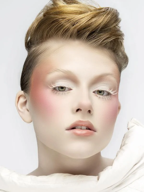 Photo : Greg Hollar
Makeup: Bree Masco
Model: Maddie King
Hair: Me