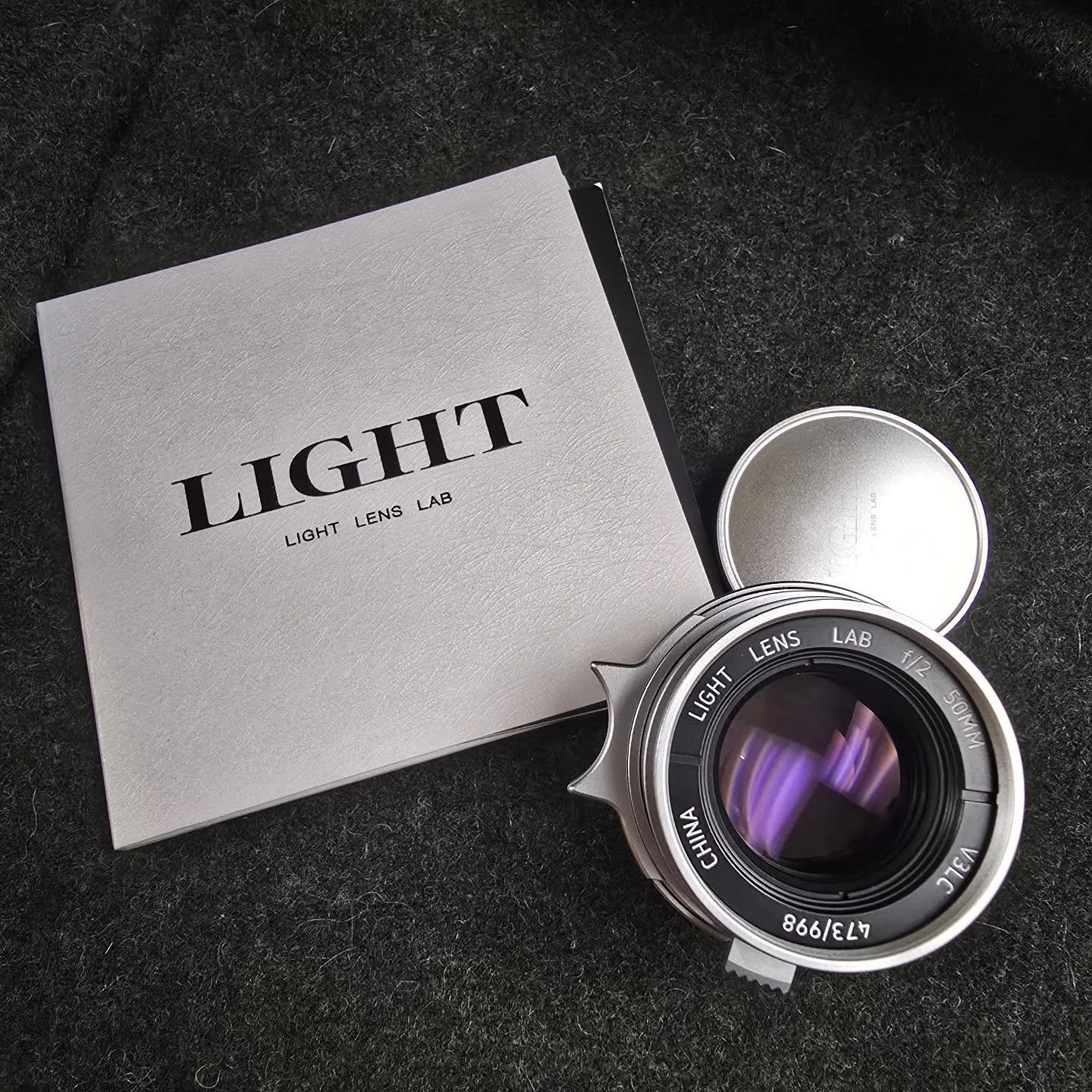 Just in! A wonderful copy of the Light Lens Lab 50mm Elcan in chrome. This classic lens has the best combination between vintage rendering and modern build quality. Come check it out in person! For any questions dm us
.
.
.
.
.
#filmsnotdead #keepfil