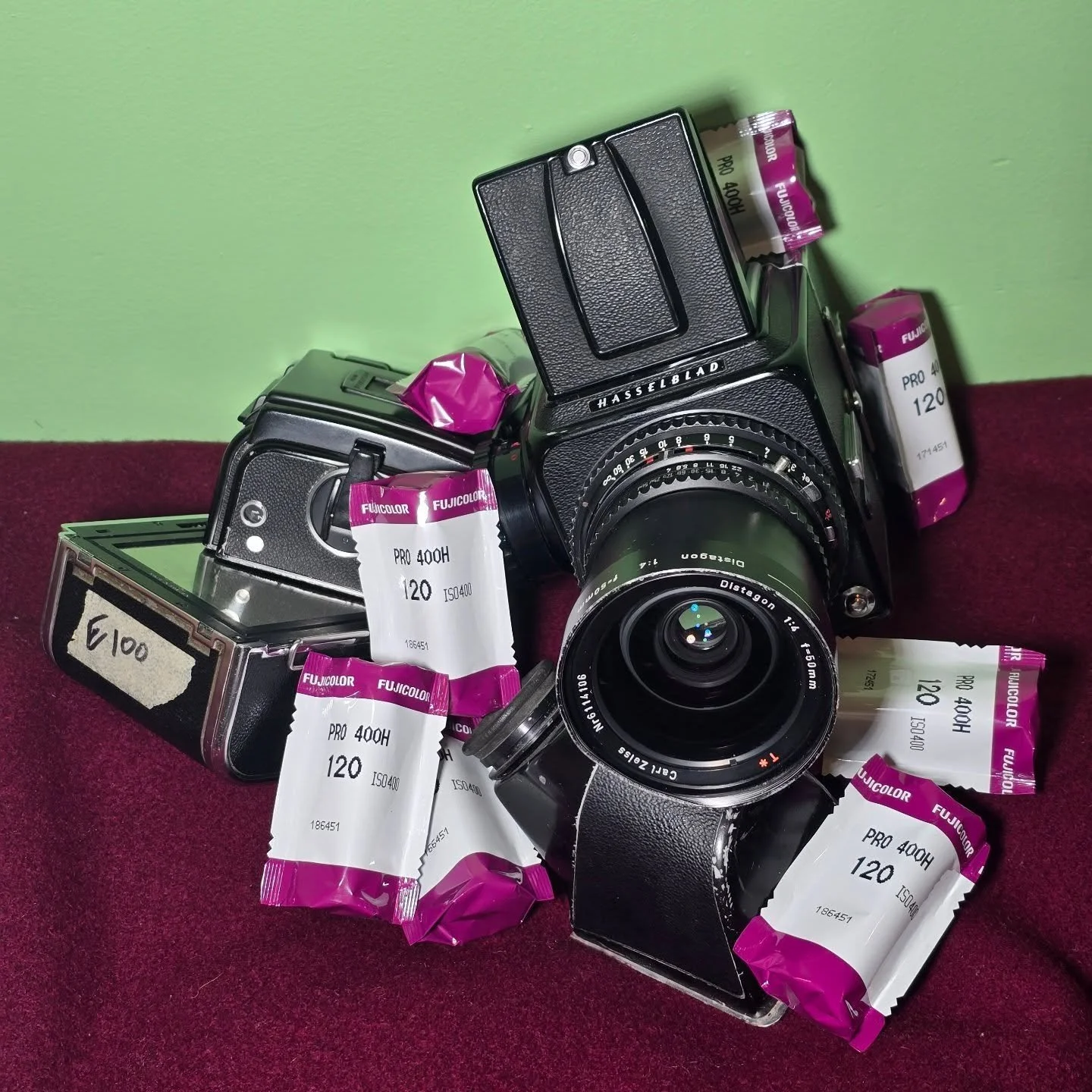 Over the past ten years my love of hasselblads hasn't dwindled in the slightest! Everytime I see one or get one in, the thought that crosses my mind is to stash it away forever. Yesterday we were fortunate enough to get one of these legendary cameras