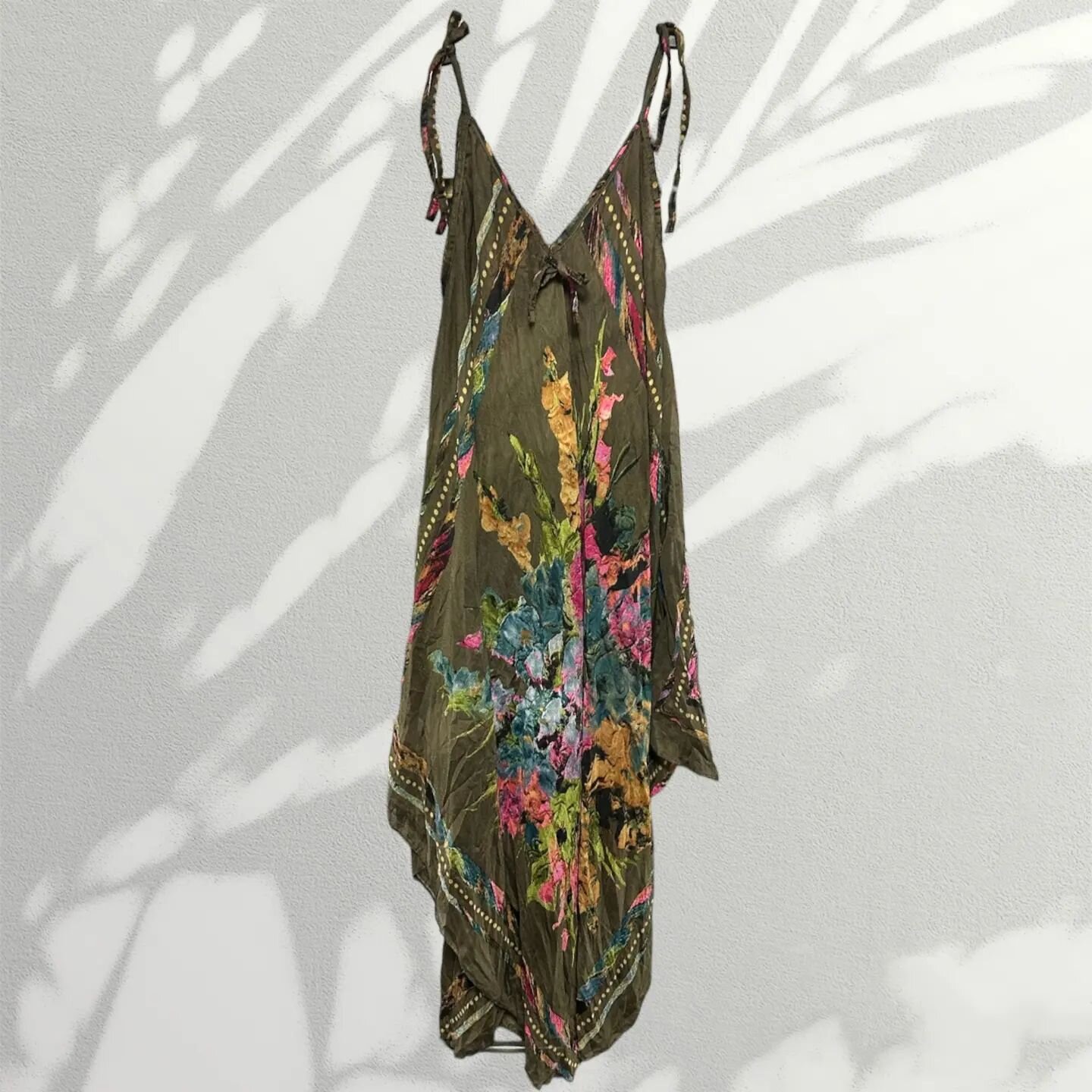 One of our faves!
.
#boutiquefashion #springfashion #dresses #floraldress