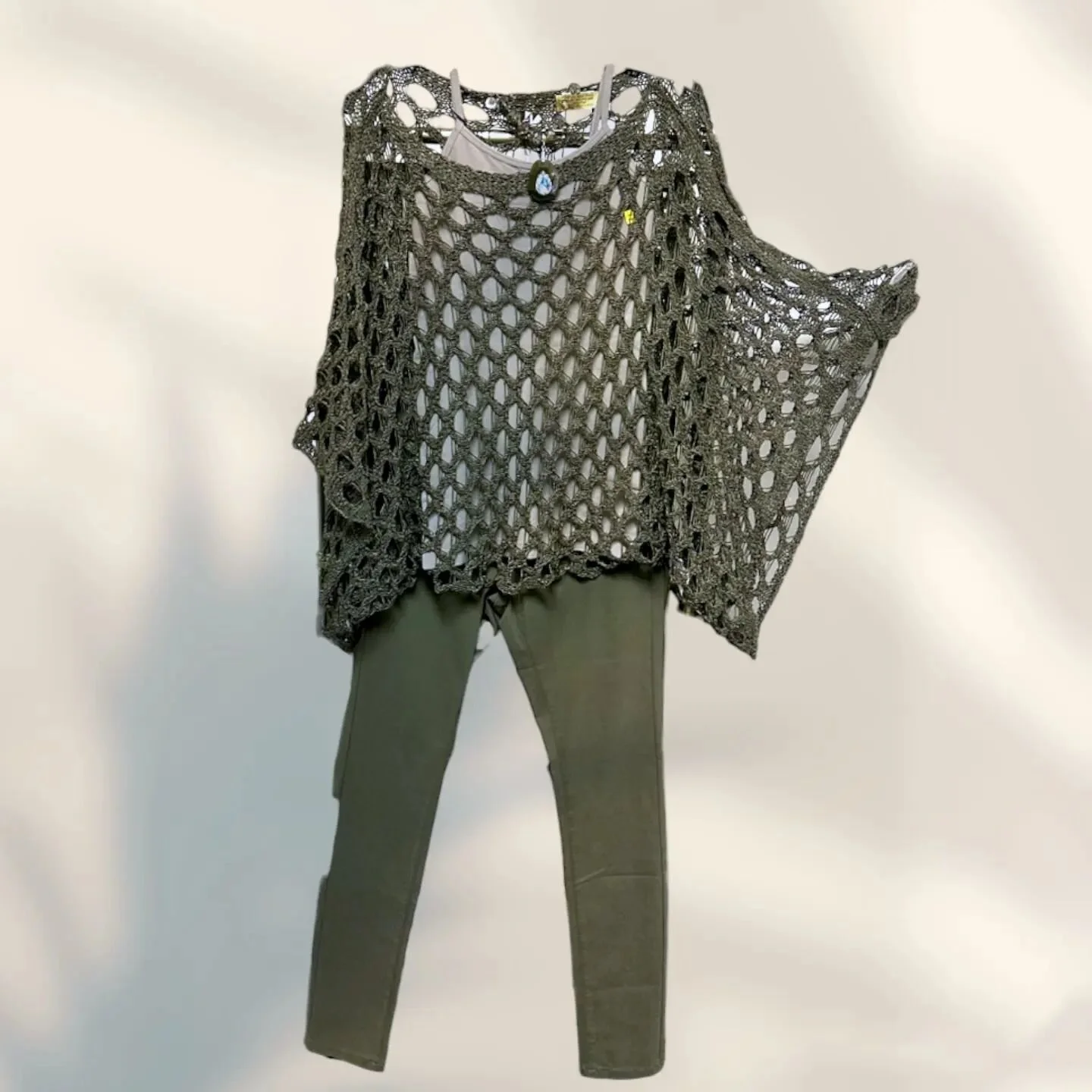 Green looks good on every BODY 
.
#boutiquefashion