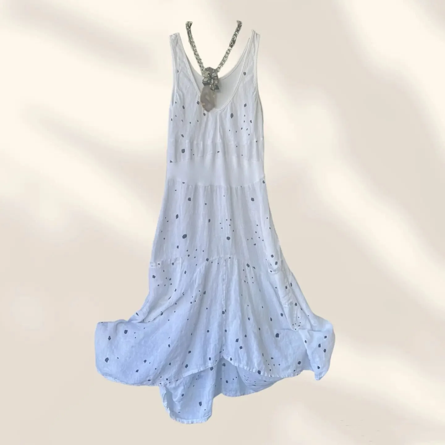 Livin in linen
.
.
#linendress #littlewhitedress