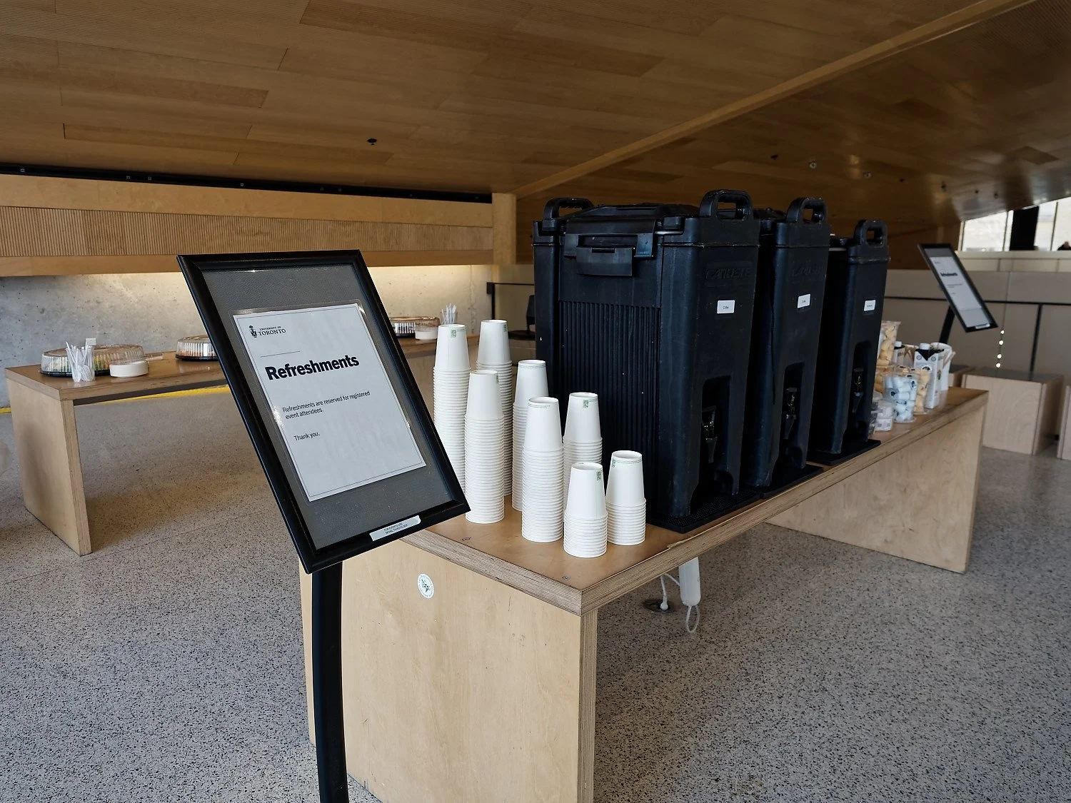 260314_UTArtSciSocial_Tables&Features_Catering_02_web.jpg