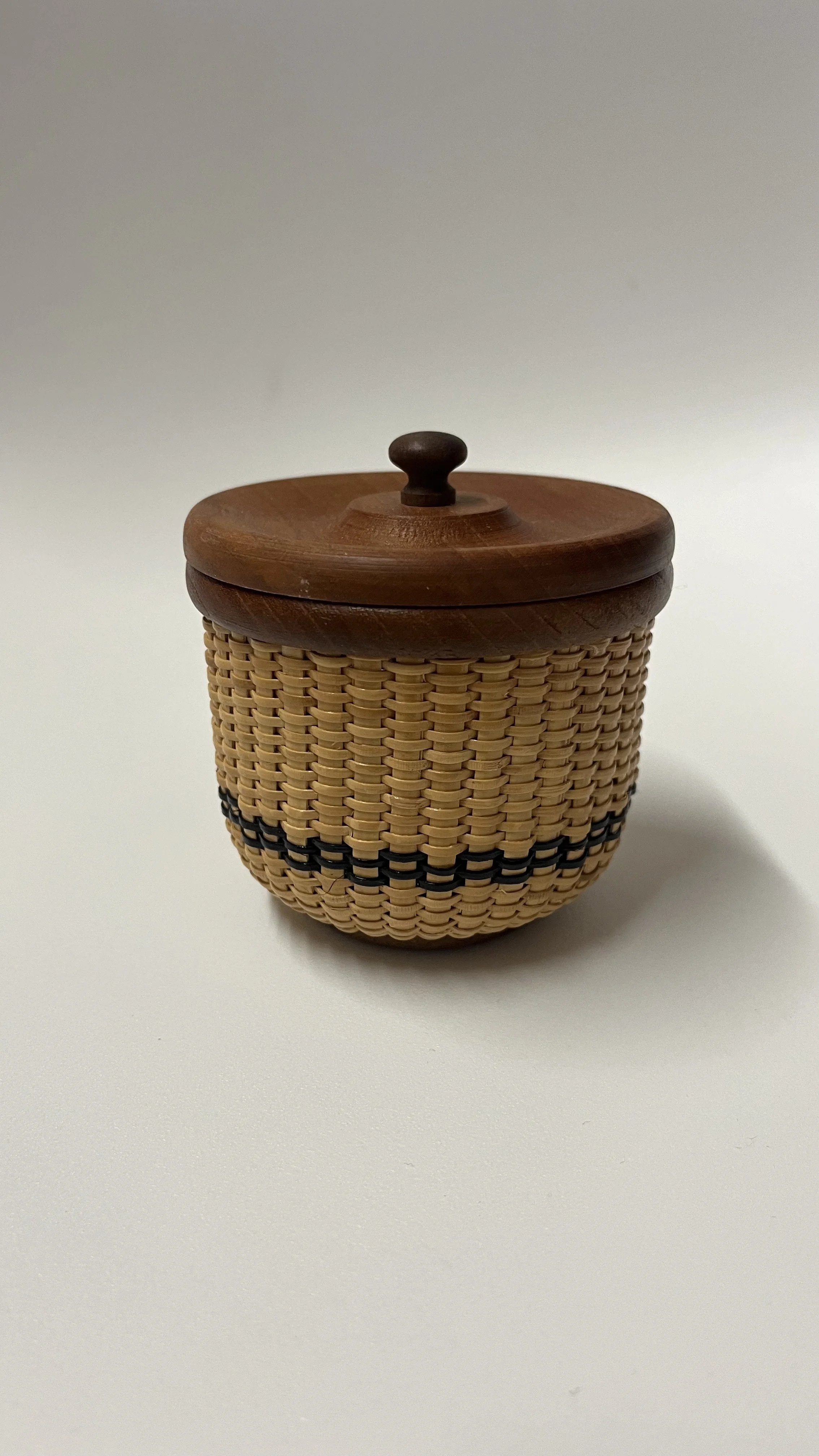 January Package - Candy basket with lid (5 inch)