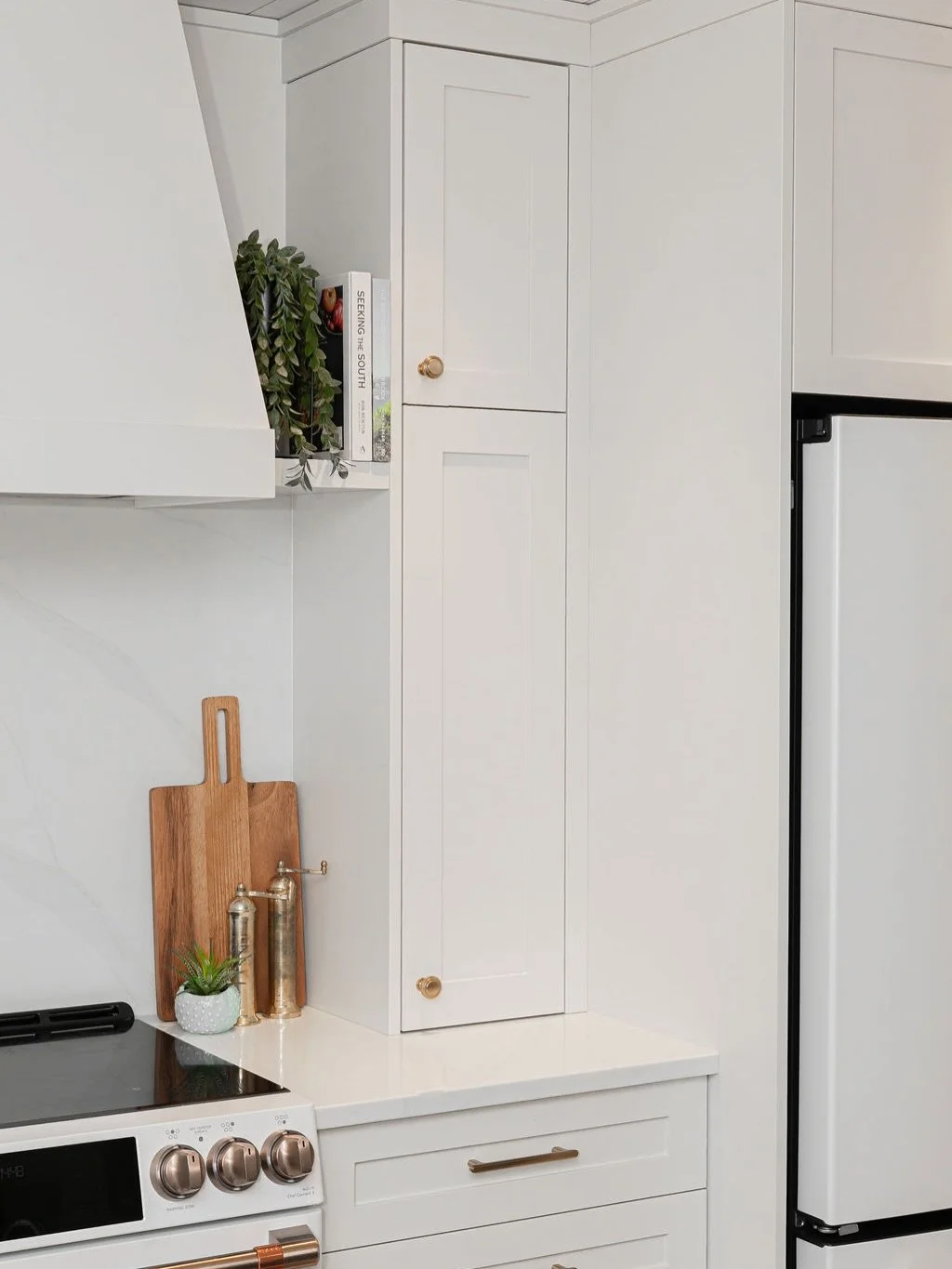 In our Liveable Luxury project, millwork details and a softly layered colour palette create beautiful moments that make this family home truly special.

Design @m.i.n.t_interior_design 
Photo Styling @jomelinteriors 
Photography @hattieroot 
Millwork