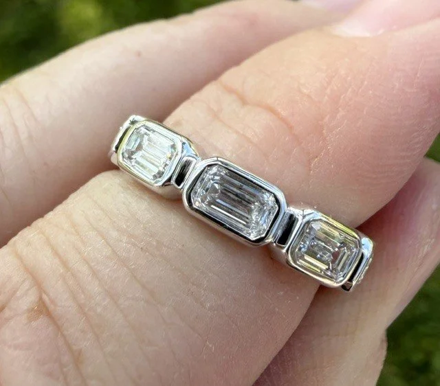 Emerald Cut East-West Eternity Band4.jpg