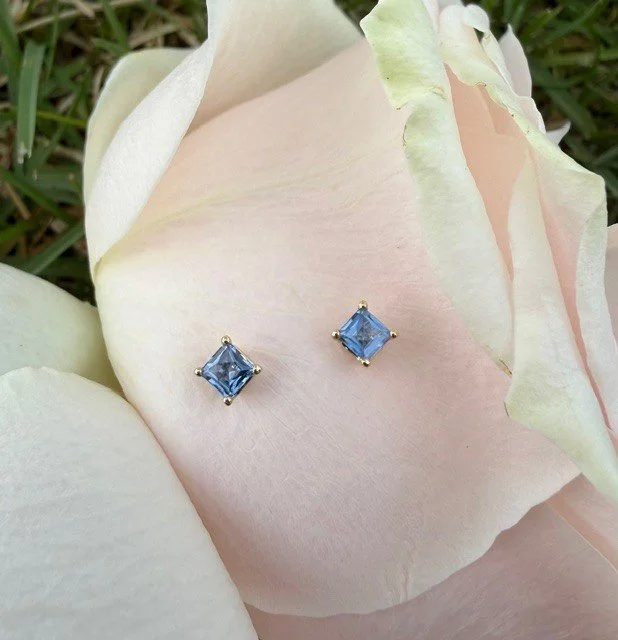 Sqaure Yogo Sapphire Stud Earrings