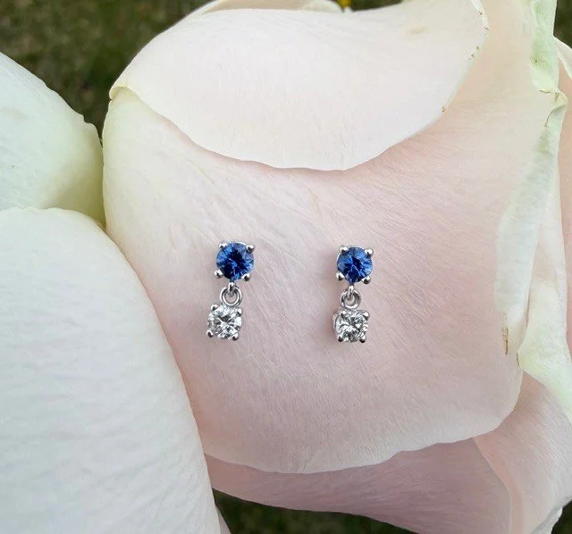 Collection Stones! Brilliant Blue Yogo Sapphire Dangle Earrings