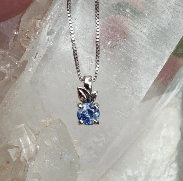 Yogo Sapphire Floral Pendant