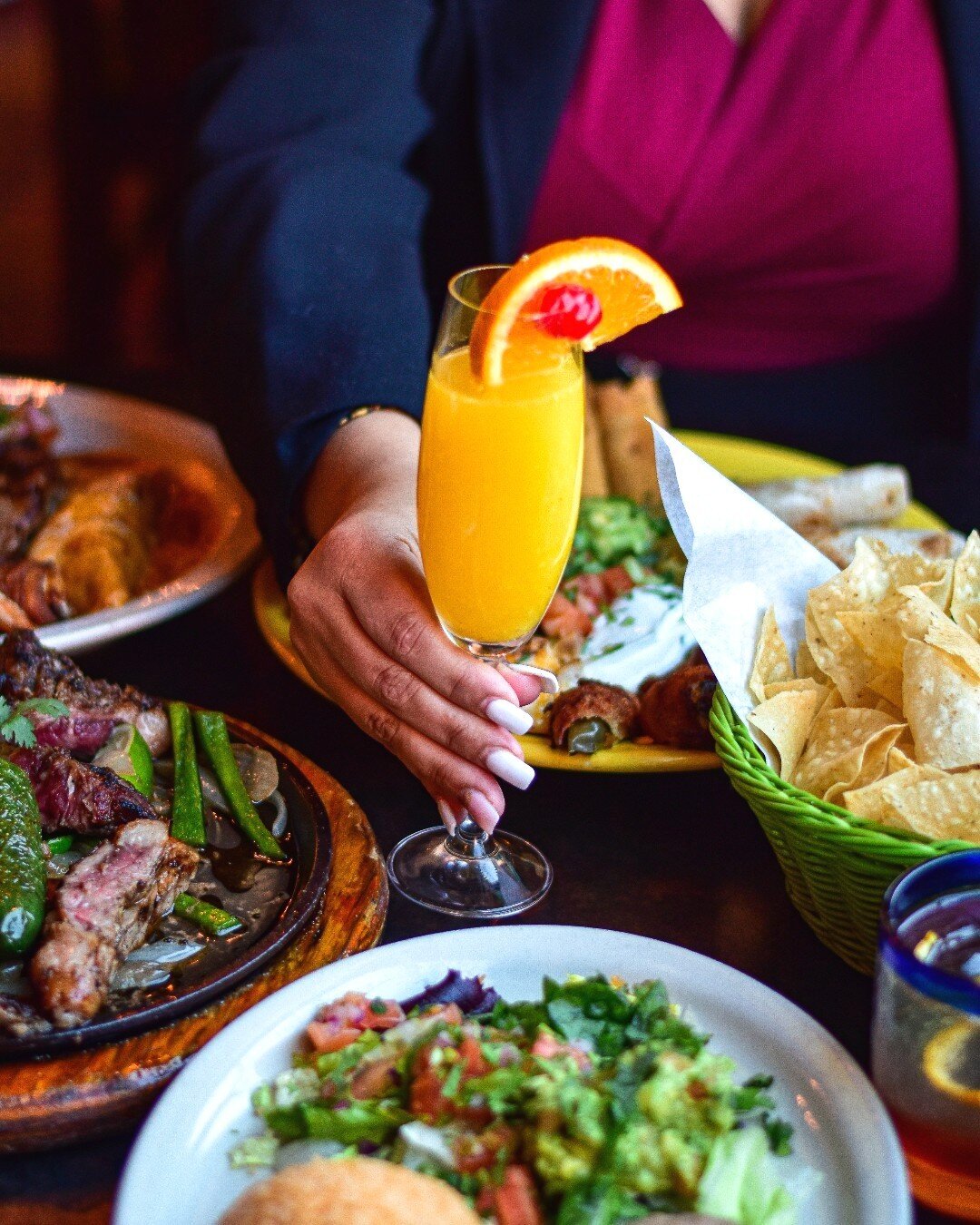 National Mimosa Day has got us feelin' bubbly! Why not take a long lunch and celebrate? 🥂🍾