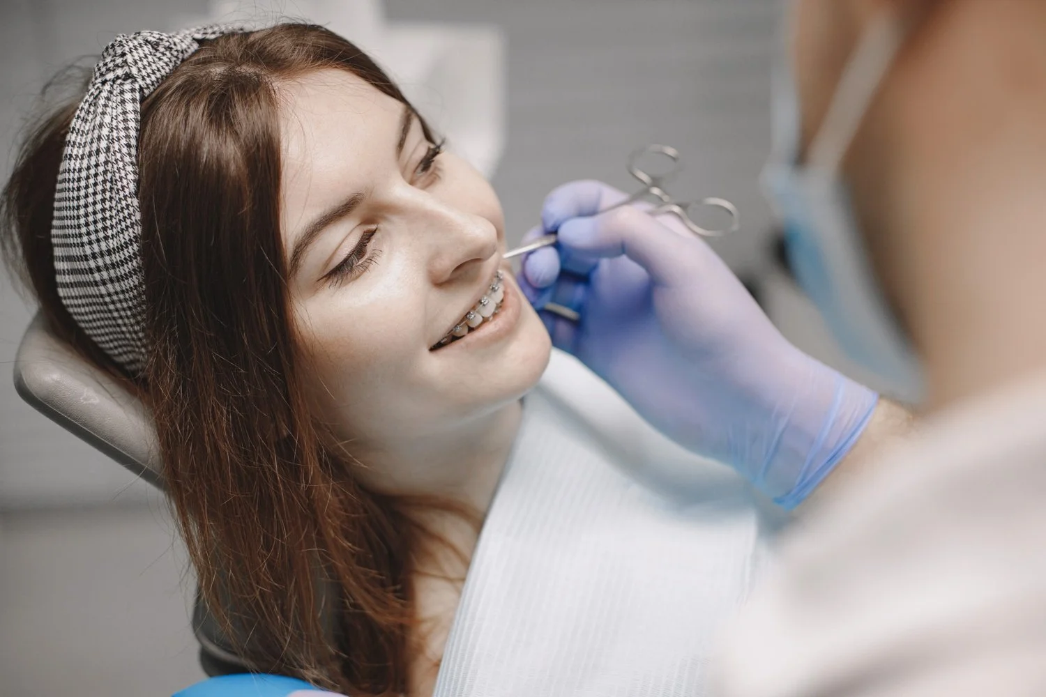 How Do Transparent Orthodontic Braces Work?