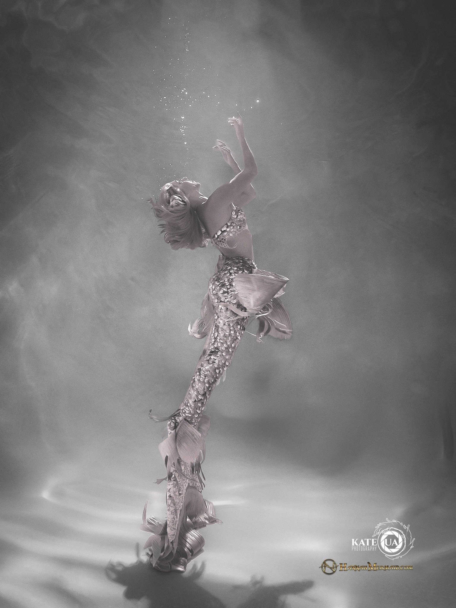 Light in the pool3.JPG