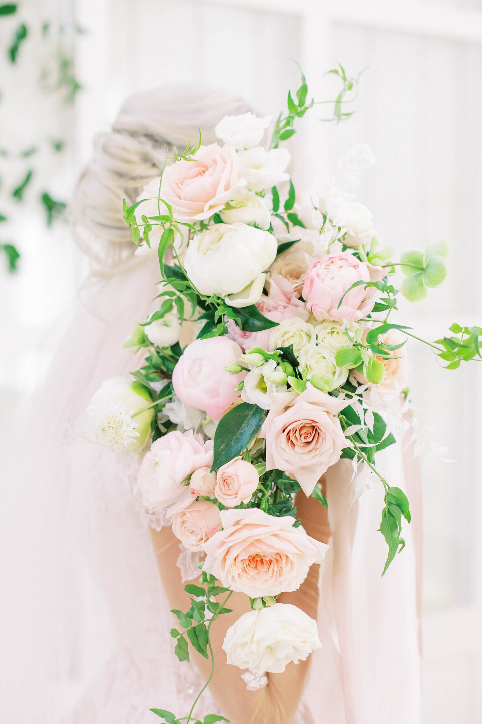 Utah_Valley_Bride_Wedding_Utah_Magazine_Romantic_Bouquet.jpeg
