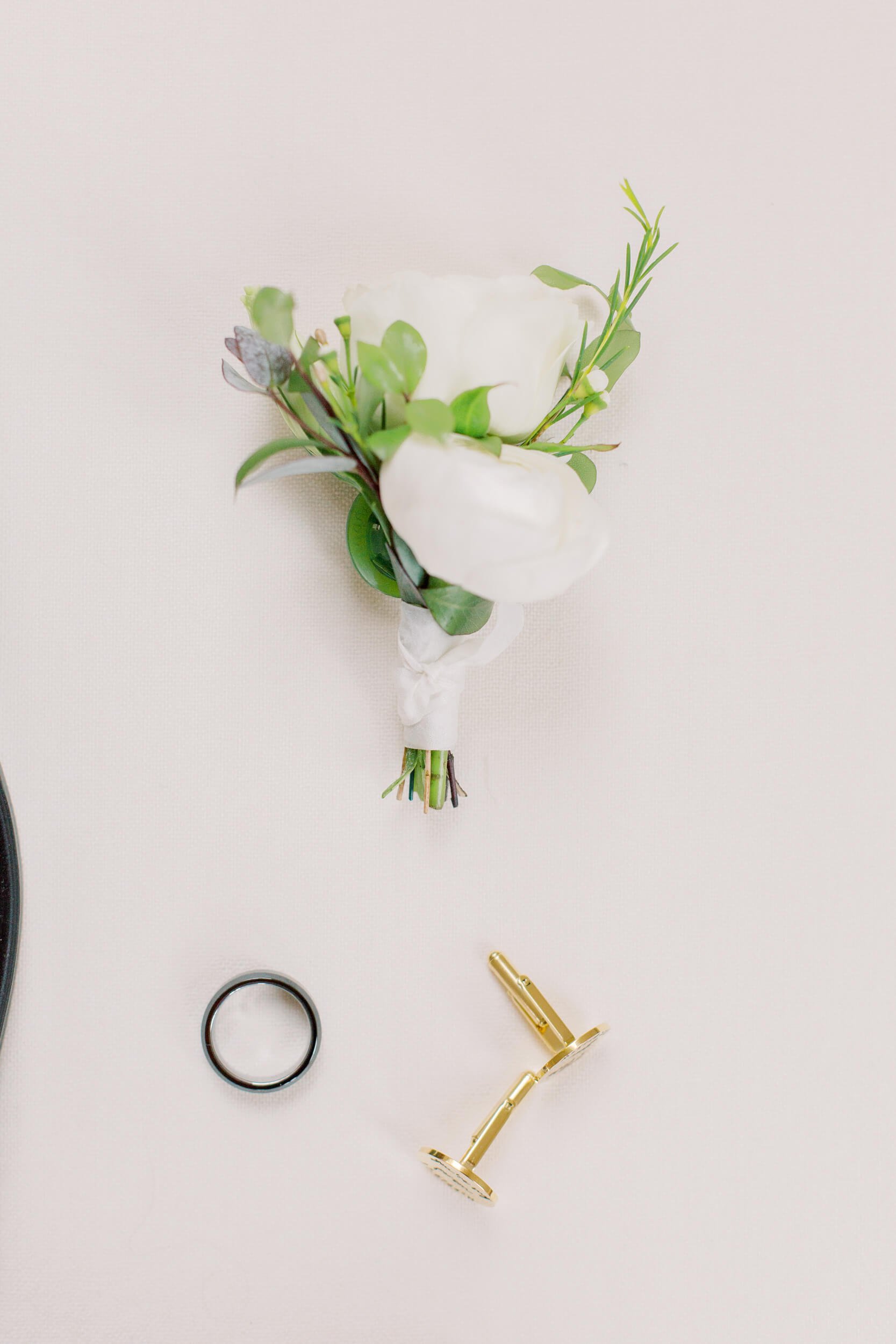 FlatLay_Tip_For_Brides_Tiffany_Sangster_Photography-21.jpg