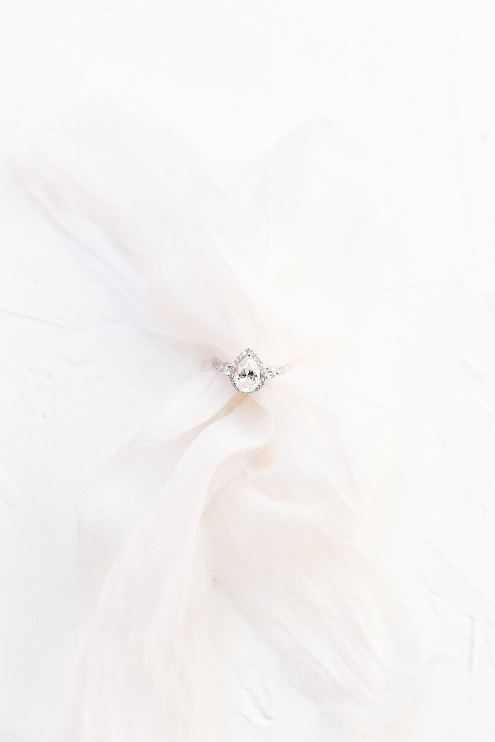 FlatLay_Tip_For_Brides_Tiffany_Sangster_Photography-5.jpg