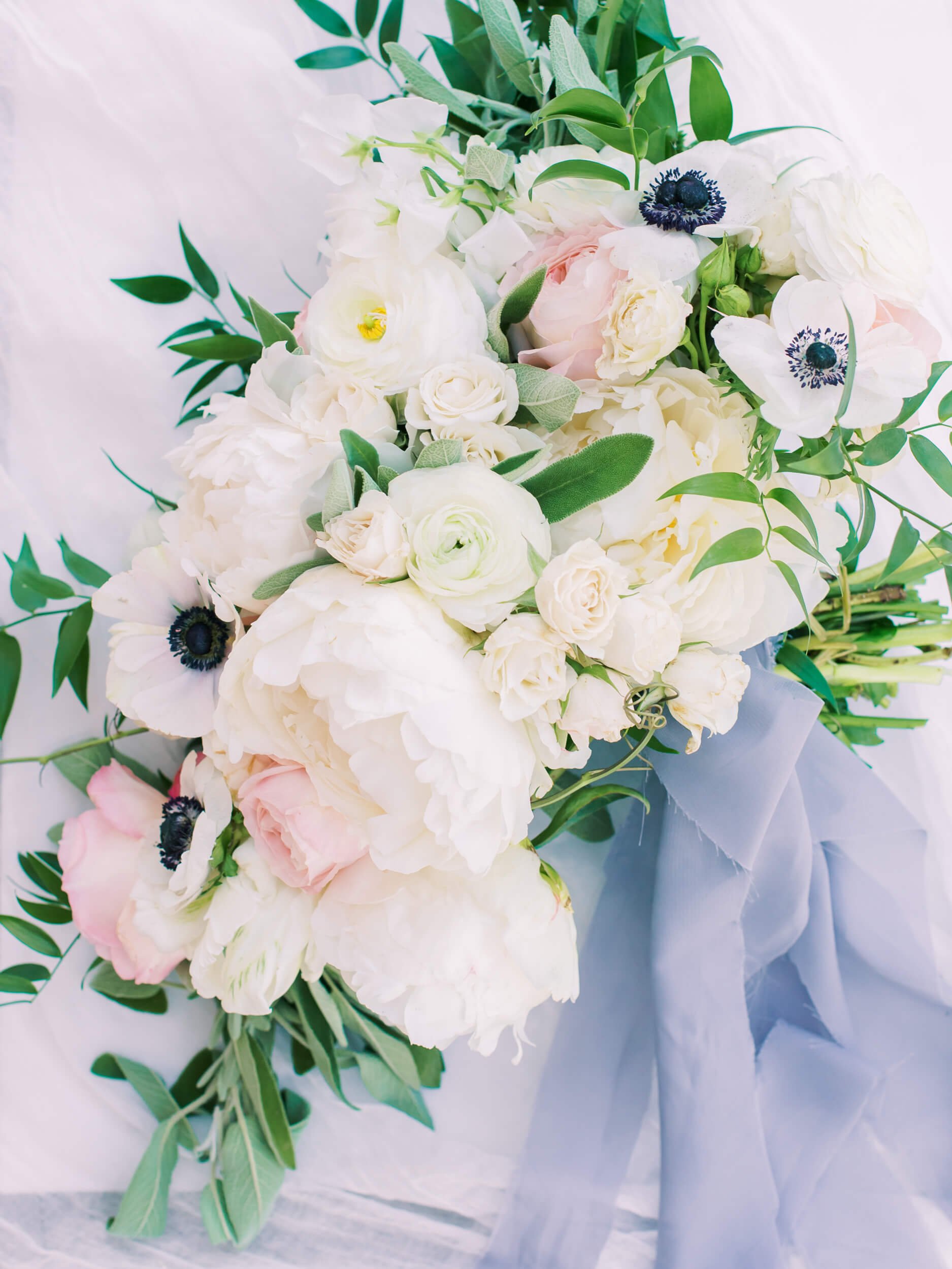 FlatLay_Tip_For_Brides_Tiffany_Sangster_Photography-10.jpg