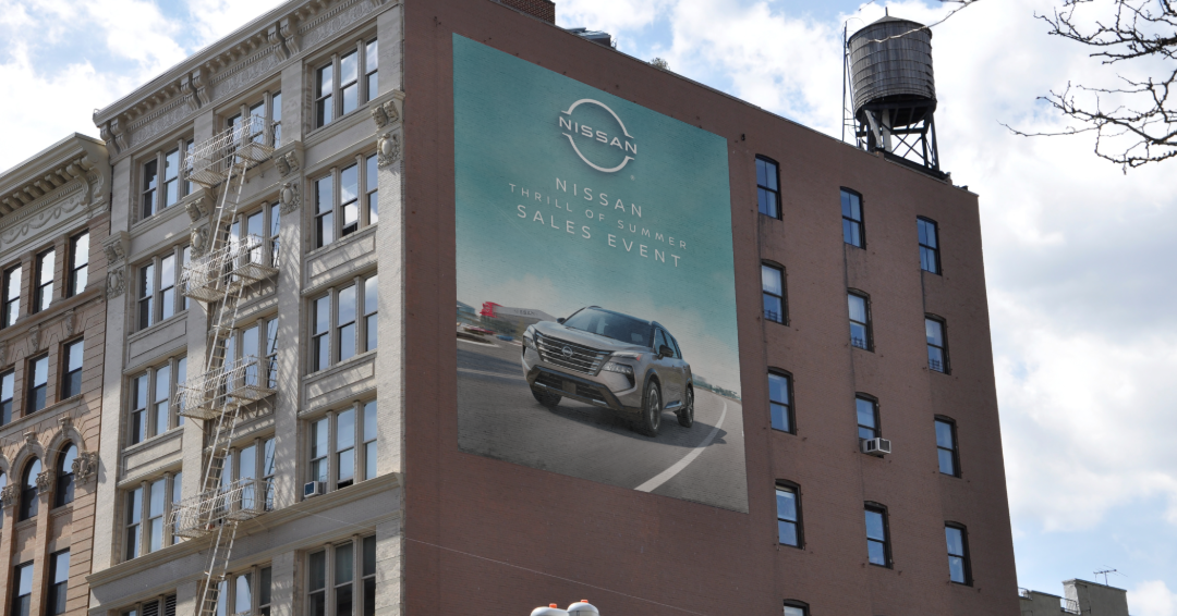 mo-38-free-billboard-on-the-building-mockup.png