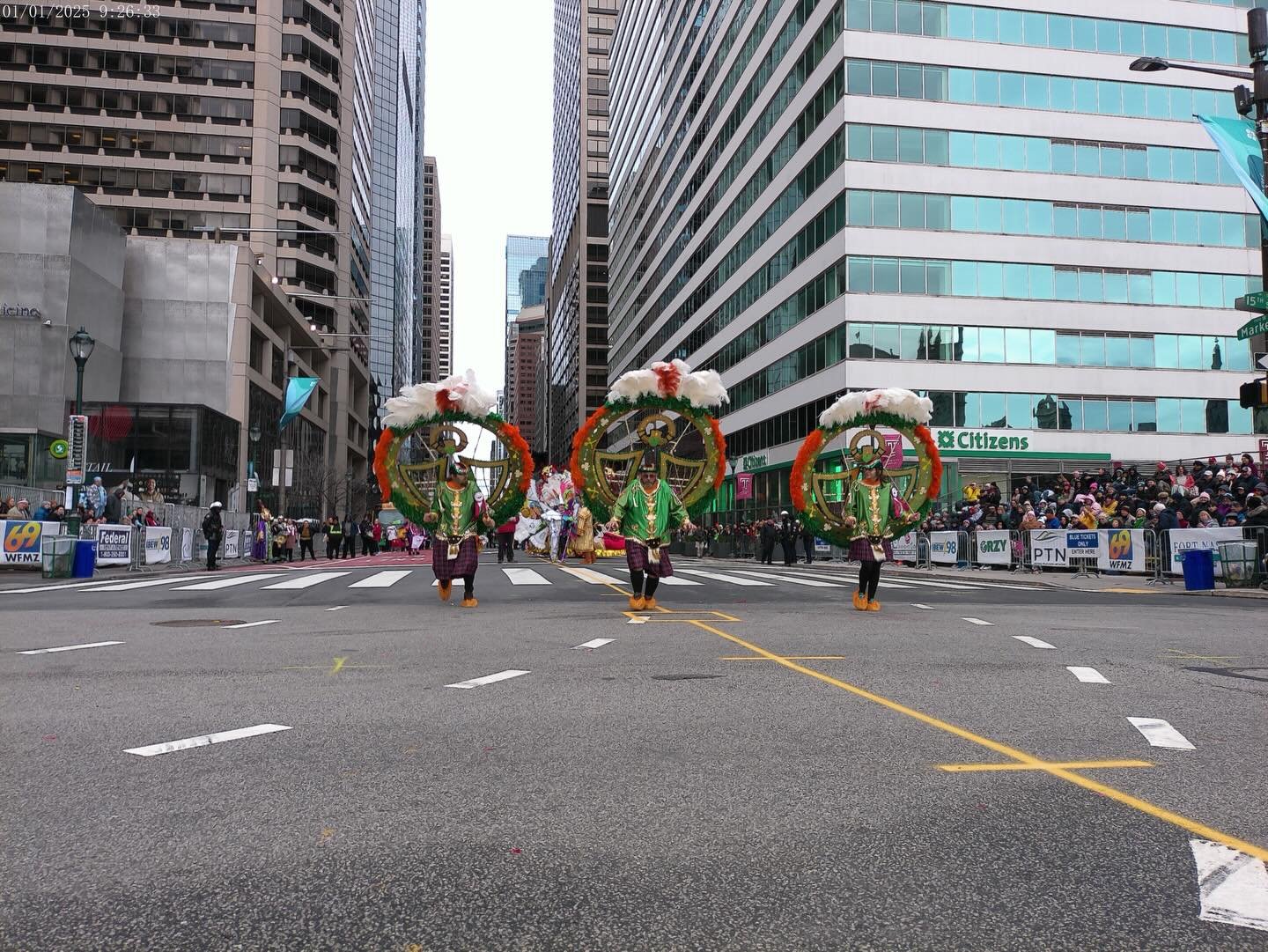 Luck of the Irish ☘️ 

Vincent, Shanon, and Maddie Cooney 

1st Prize Fancy Trio 🏆 

#mummersparade2025 #mummers2025 #mummers2026 #philly #Philadelphia  #mummersmuseum #Philadelphiamummers  #goldensunrisenya #fancy #fancies #inclusion #diversity #jo