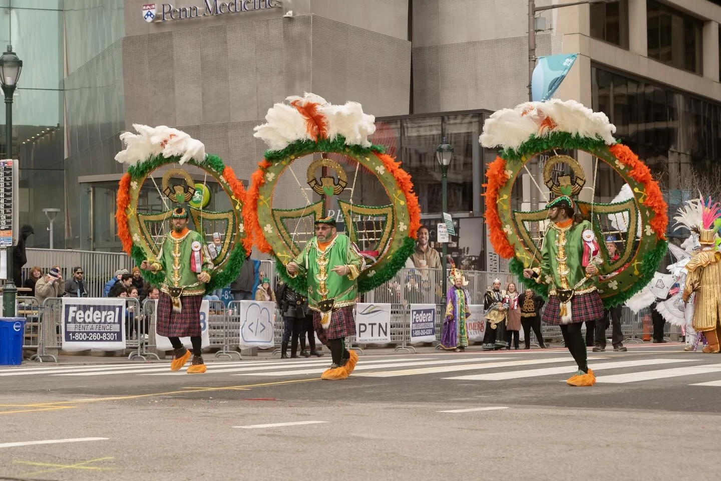 Luck of the Irish ☘️ 

Vincent, Shanon, and Maddie Cooney 

1st Prize Fancy Trio 🏆 

📸 @jesseberdinkaphoto 

#mummersparade2025 #mummers2025 #mummers2026 #philly #Philadelphia  #mummersmuseum #Philadelphiamummers  #goldensunrisenya #fancy #fancies 