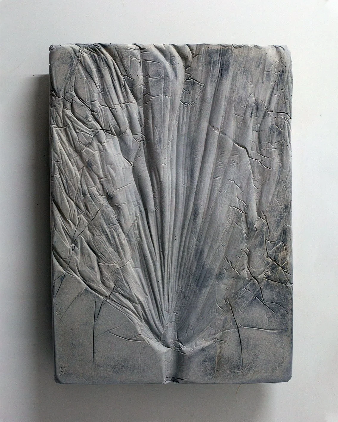 #187 #sculpture
#ivngzmn

La serie PHYSIS en escultura de concreto es la manifestaci&oacute;n f&iacute;sica de lo delicado y divino de la naturaleza.

Es un f&oacute;sil atemporal sobre roca creado desde materia org&aacute;nica y gesto.
_____

PHYSIS