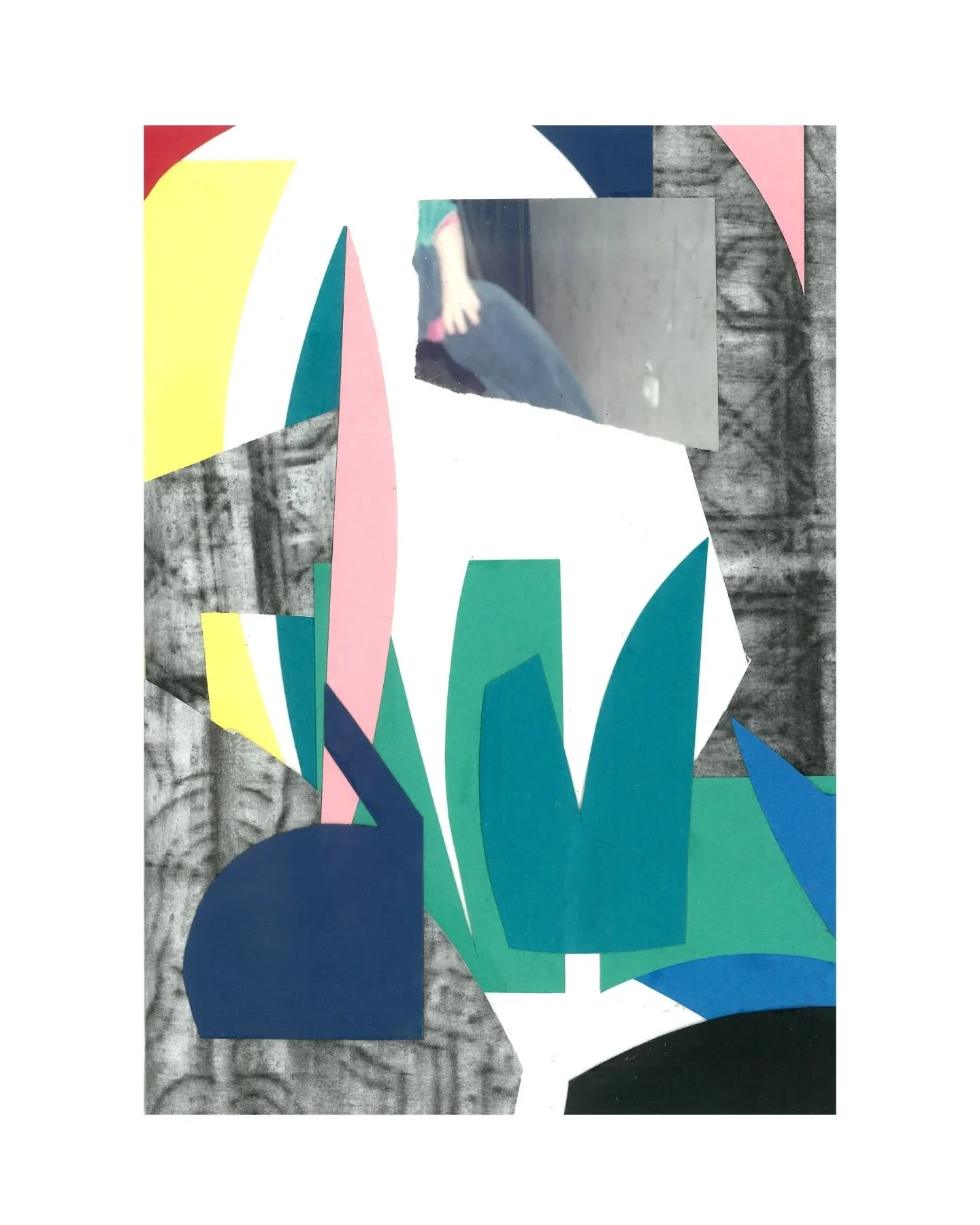 #194 #collage #ivngzmn

La serie de collage MEMORIA est&aacute; hecha con fragmentos de cartulina y papel que encontr&eacute; en mi estudio de series anteriores y fotograf&iacute;as que he recolectado de la calle caminando en Barcelona, es un recuerd
