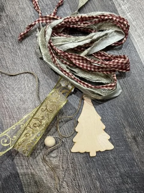 Agnel Ornament kit 5.3 tall by 3.7 wide