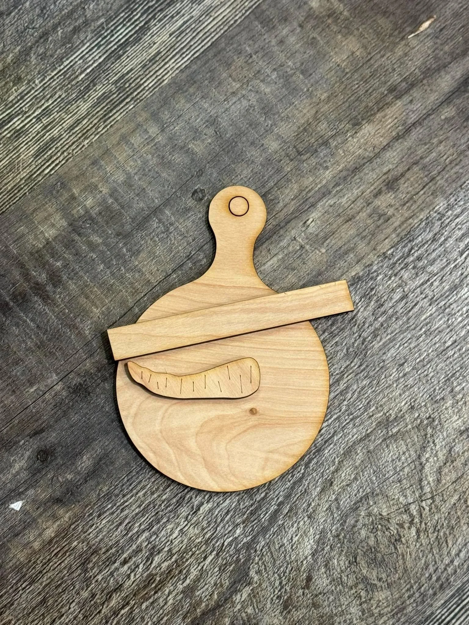 Snowman cutting board 6.3 print in show for this..
